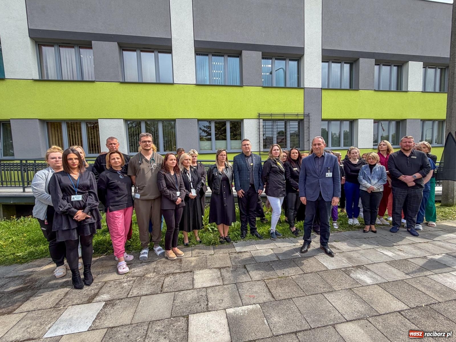 Zdjęcie w galerii na portalu naszraciborz.pl: Czarny tydzień – szpital w Raciborzu przyłączył się do ogólnopolskiego protestu [WIDEO] wiadomości z regionu