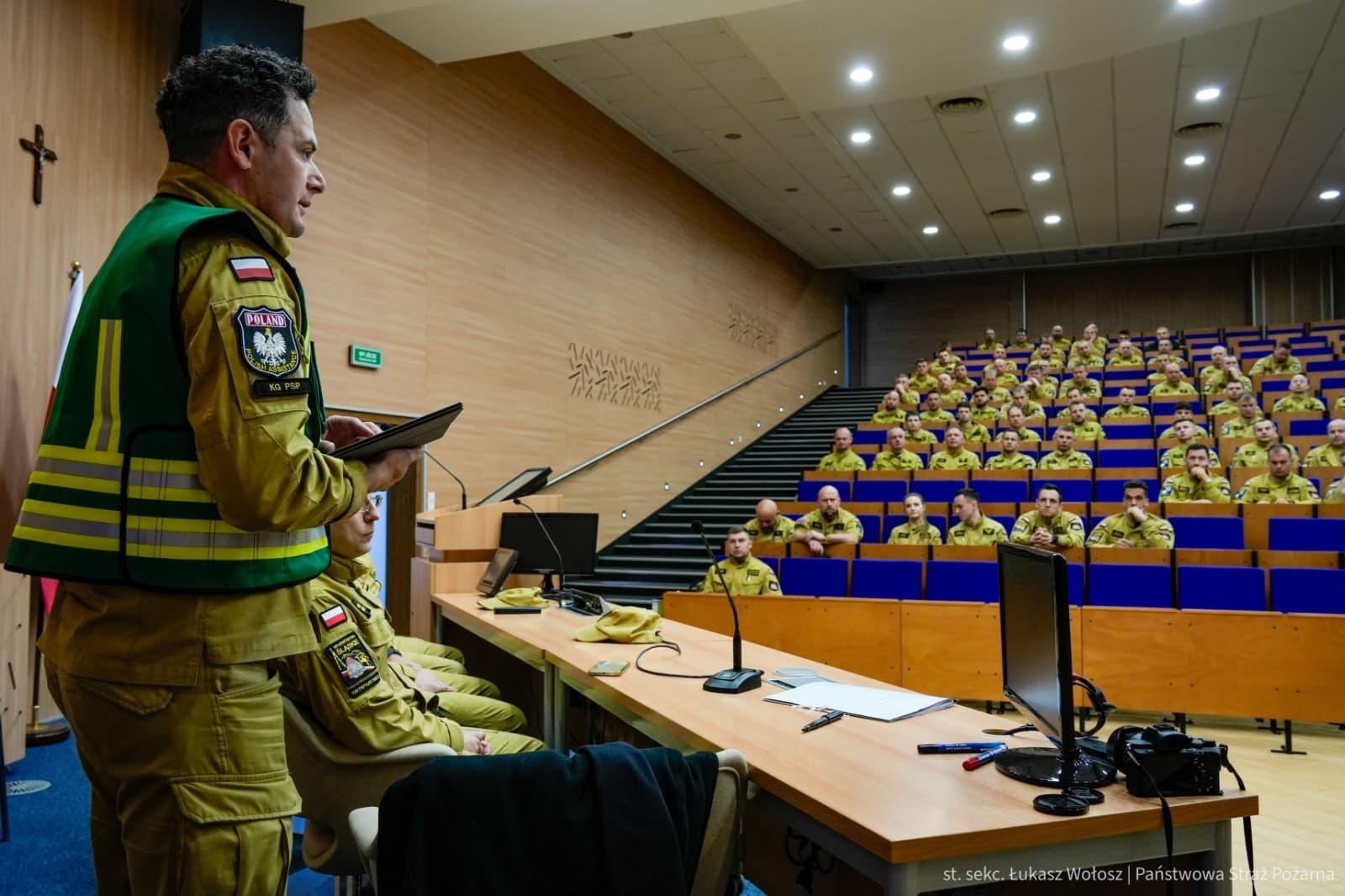 Zdjęcie w galerii na portalu naszraciborz.pl: Ćwiczenia Bażoły 2026 trwają. Strażacy sprawdzają gotowość do walki z powodzią wiadomości z regionu
