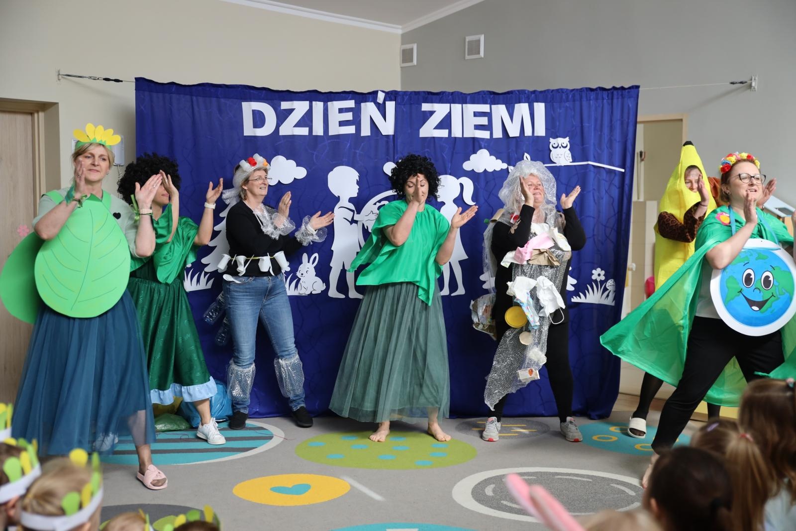 Zdjęcie w galerii na portalu naszraciborz.pl: Dzień Ziemi w Przedszkolu nr 15 wiadomości z regionu