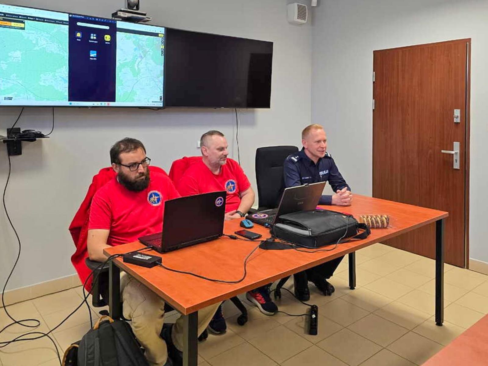 Zdjęcie w galerii na portalu naszraciborz.pl: Szkolenie służb w Raciborzu. Wspólne działania na rzecz poszukiwań osób zaginionych wiadomości z regionu