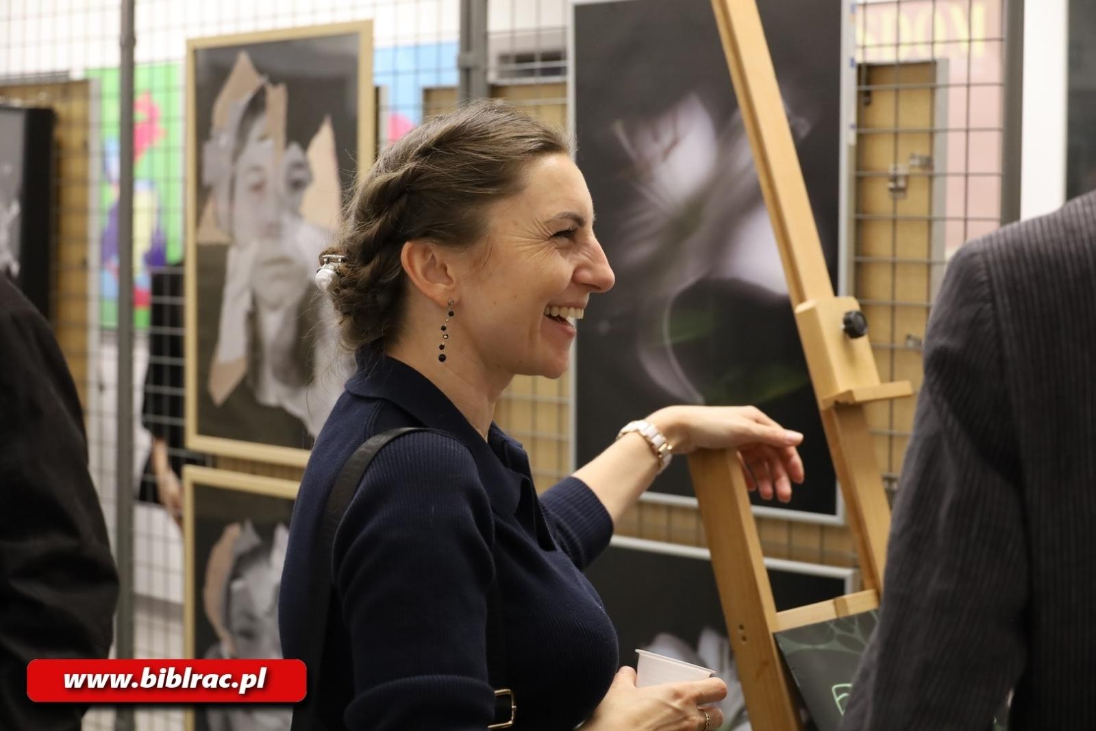 Zdjęcie w galerii na portalu naszraciborz.pl: Dopuszczone do druku / Wywołane do tablicy. Nowa wystawa w raciborskiej bibliotece wiadomości z regionu