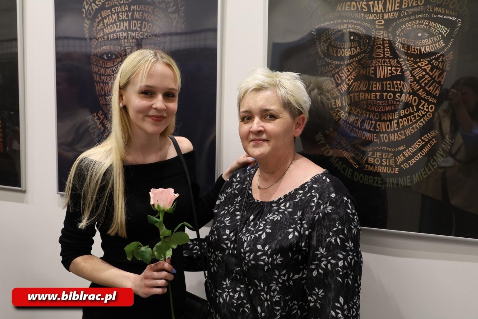 Zdjęcie w galerii na portalu naszraciborz.pl: Dopuszczone do druku / Wywołane do tablicy. Nowa wystawa w raciborskiej bibliotece wiadomości z regionu