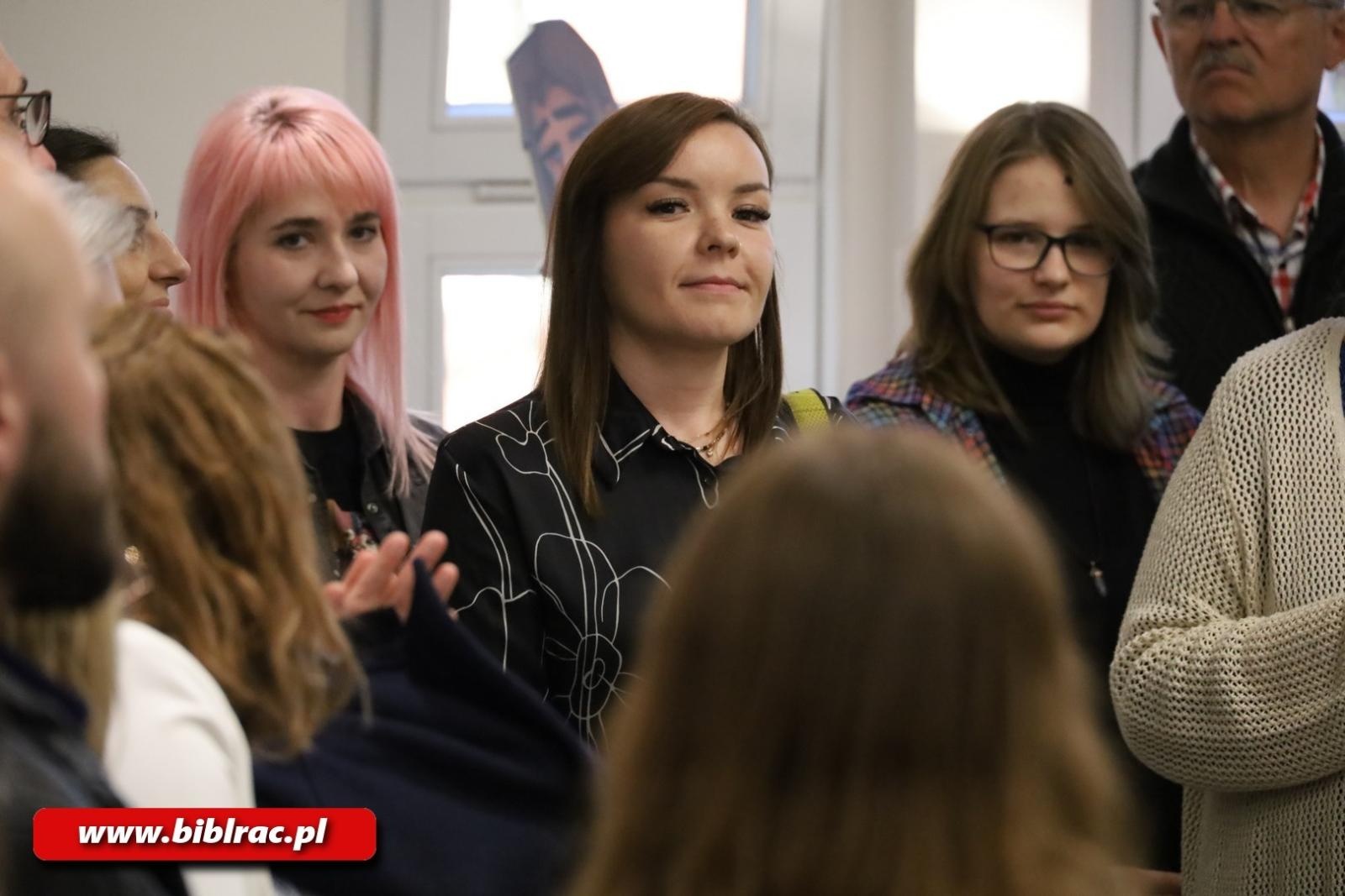 Zdjęcie w galerii na portalu naszraciborz.pl: Dopuszczone do druku / Wywołane do tablicy. Nowa wystawa w raciborskiej bibliotece wiadomości z regionu