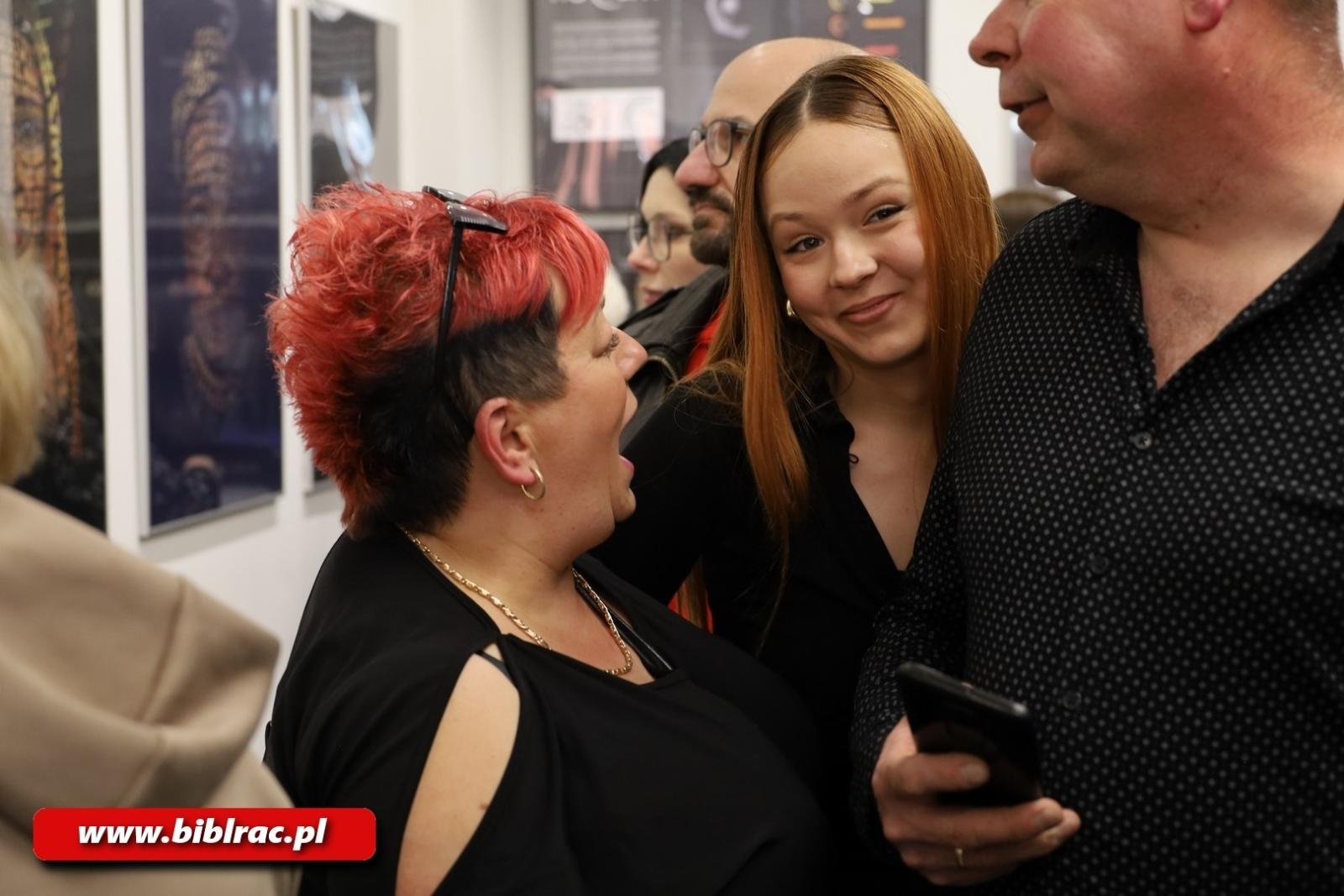 Zdjęcie w galerii na portalu naszraciborz.pl: Dopuszczone do druku / Wywołane do tablicy. Nowa wystawa w raciborskiej bibliotece wiadomości z regionu
