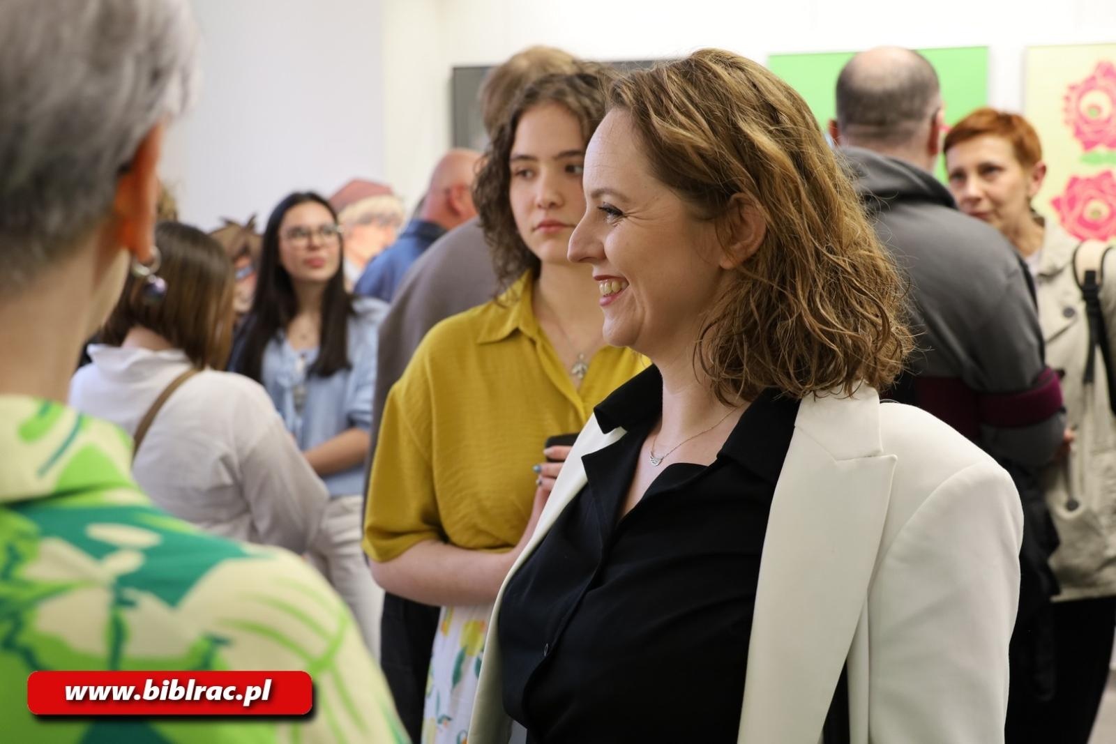 Zdjęcie w galerii na portalu naszraciborz.pl: Dopuszczone do druku / Wywołane do tablicy. Nowa wystawa w raciborskiej bibliotece wiadomości z regionu