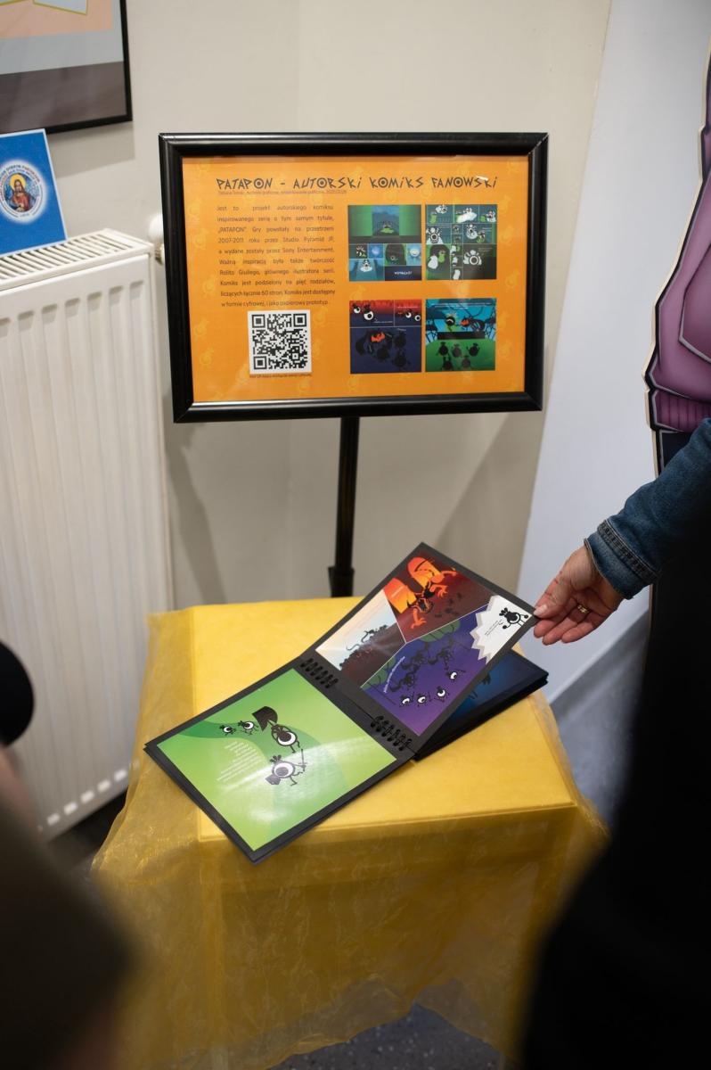 Zdjęcie w galerii na portalu naszraciborz.pl: Dopuszczone do druku / Wywołane do tablicy. Nowa wystawa w raciborskiej bibliotece wiadomości z regionu