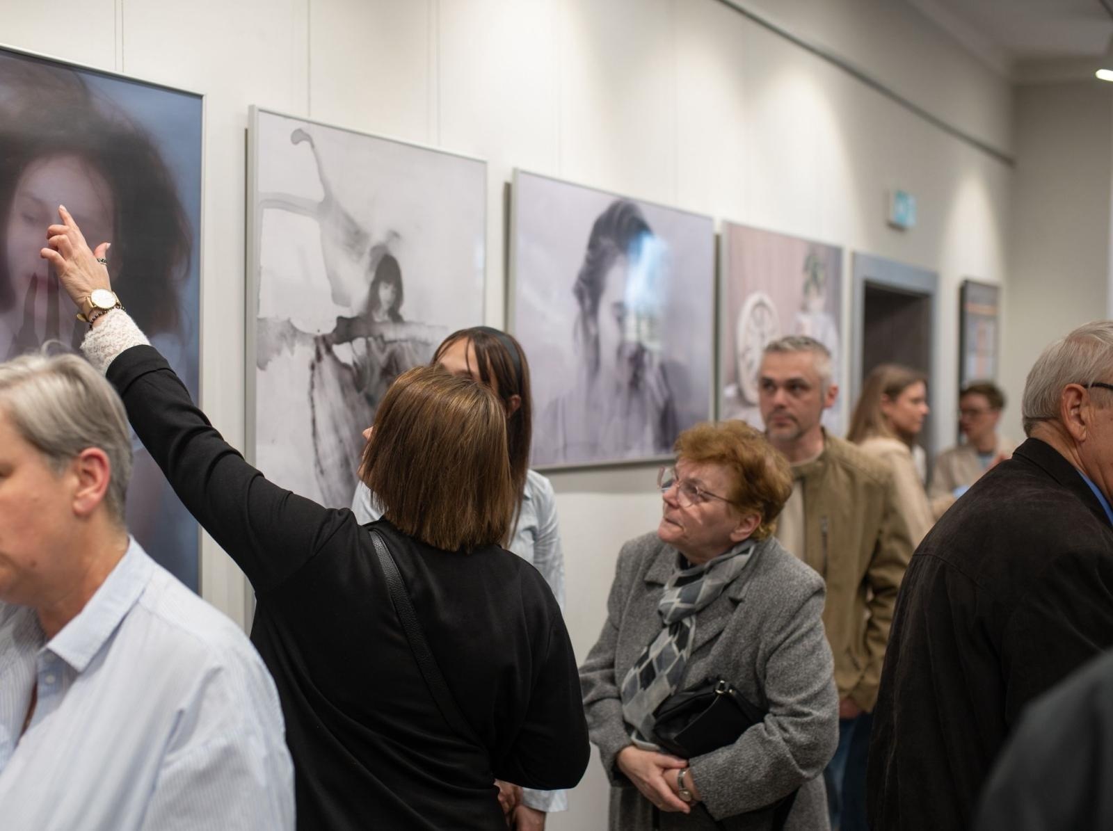 Zdjęcie w galerii na portalu naszraciborz.pl: Dopuszczone do druku / Wywołane do tablicy. Nowa wystawa w raciborskiej bibliotece wiadomości z regionu