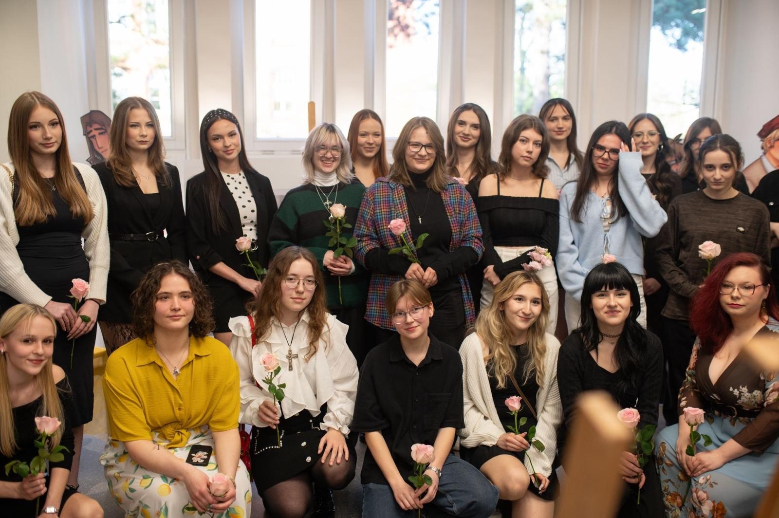 Zdjęcie w galerii na portalu naszraciborz.pl: Dopuszczone do druku / Wywołane do tablicy. Nowa wystawa w raciborskiej bibliotece wiadomości z regionu