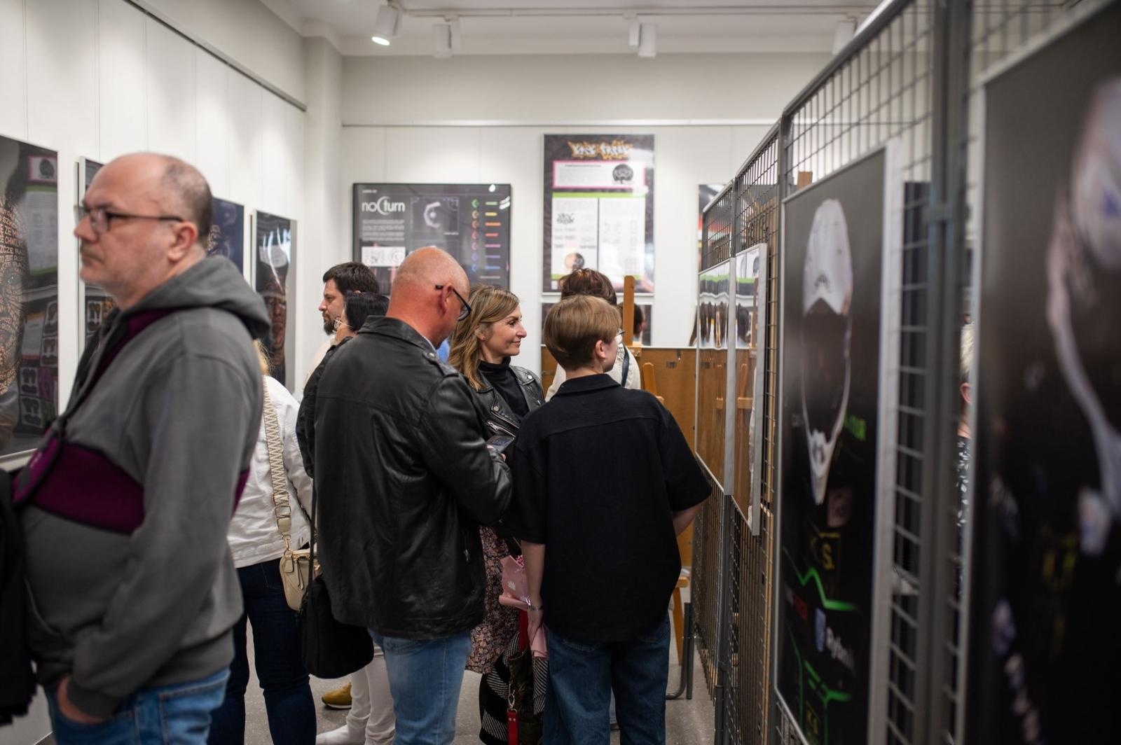 Zdjęcie w galerii na portalu naszraciborz.pl: Dopuszczone do druku / Wywołane do tablicy. Nowa wystawa w raciborskiej bibliotece wiadomości z regionu