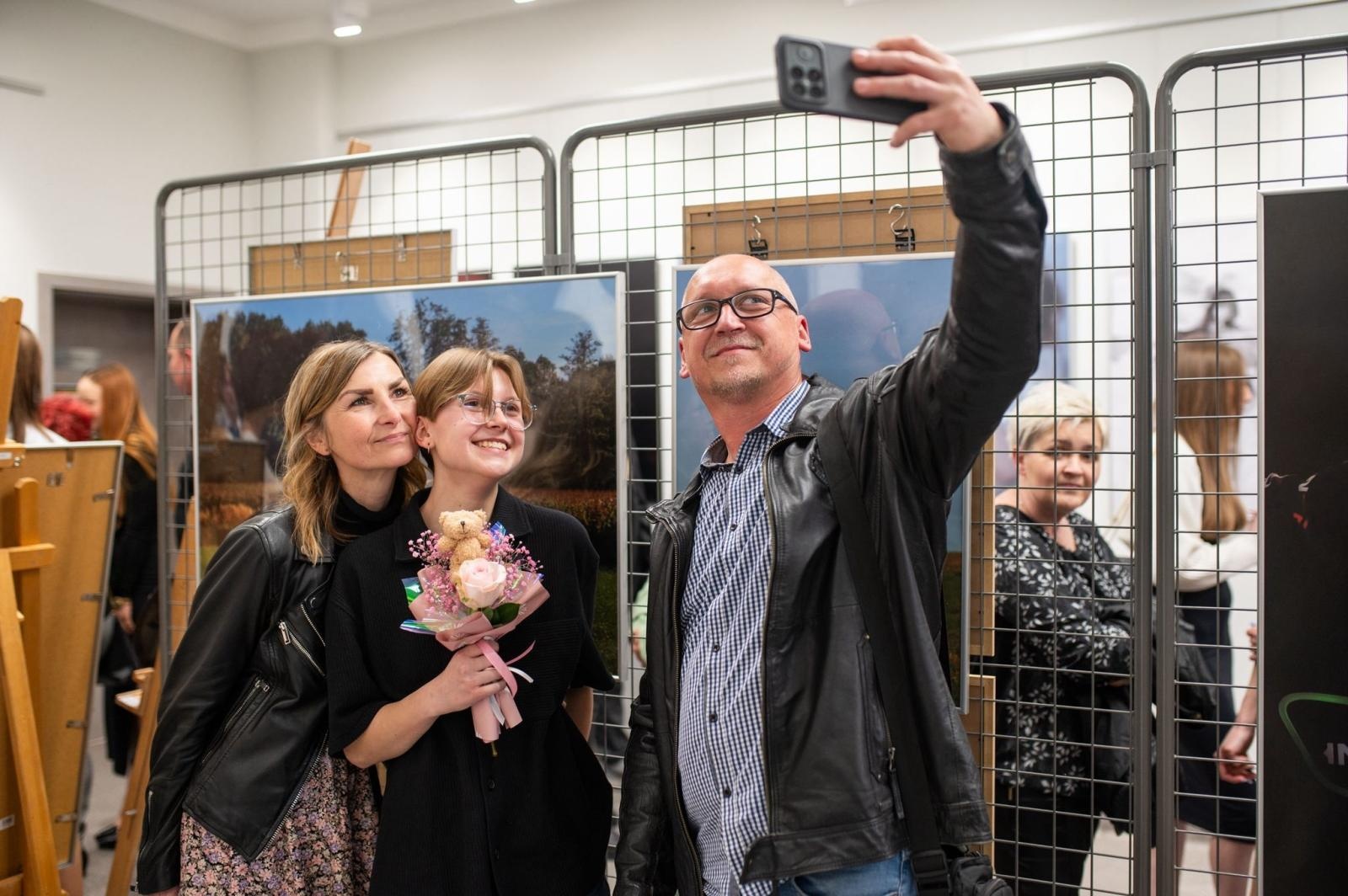 Zdjęcie w galerii na portalu naszraciborz.pl: Dopuszczone do druku / Wywołane do tablicy. Nowa wystawa w raciborskiej bibliotece wiadomości z regionu