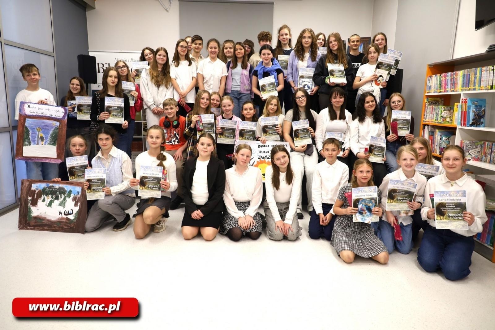 Zdjęcie w galerii na portalu naszraciborz.pl: Rekordowa liczba uczestników w turnieju z okazji Światowego Dnia Książki w bibliotece wiadomości z regionu
