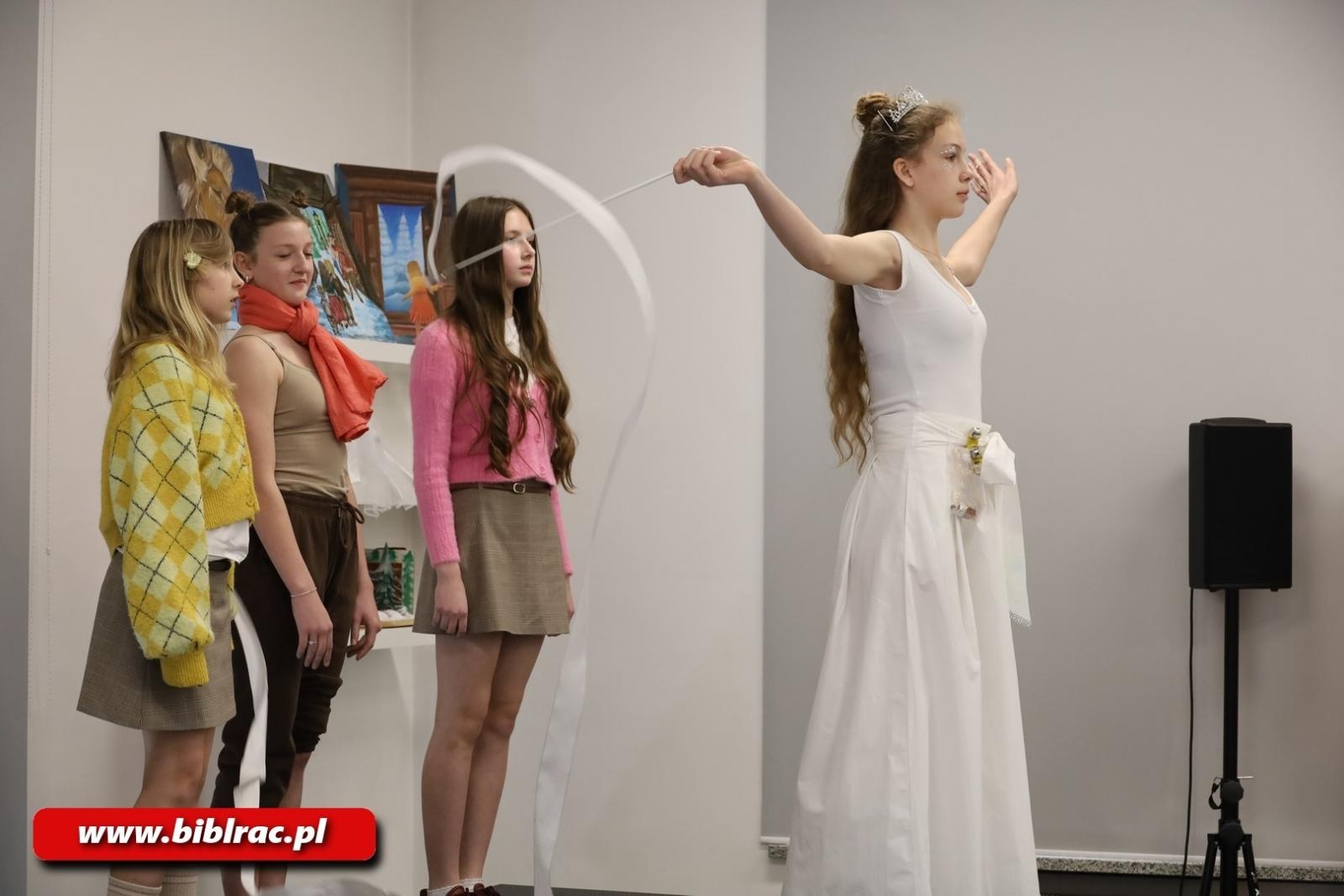 Zdjęcie w galerii na portalu naszraciborz.pl: Rekordowa liczba uczestników w turnieju z okazji Światowego Dnia Książki w bibliotece wiadomości z regionu