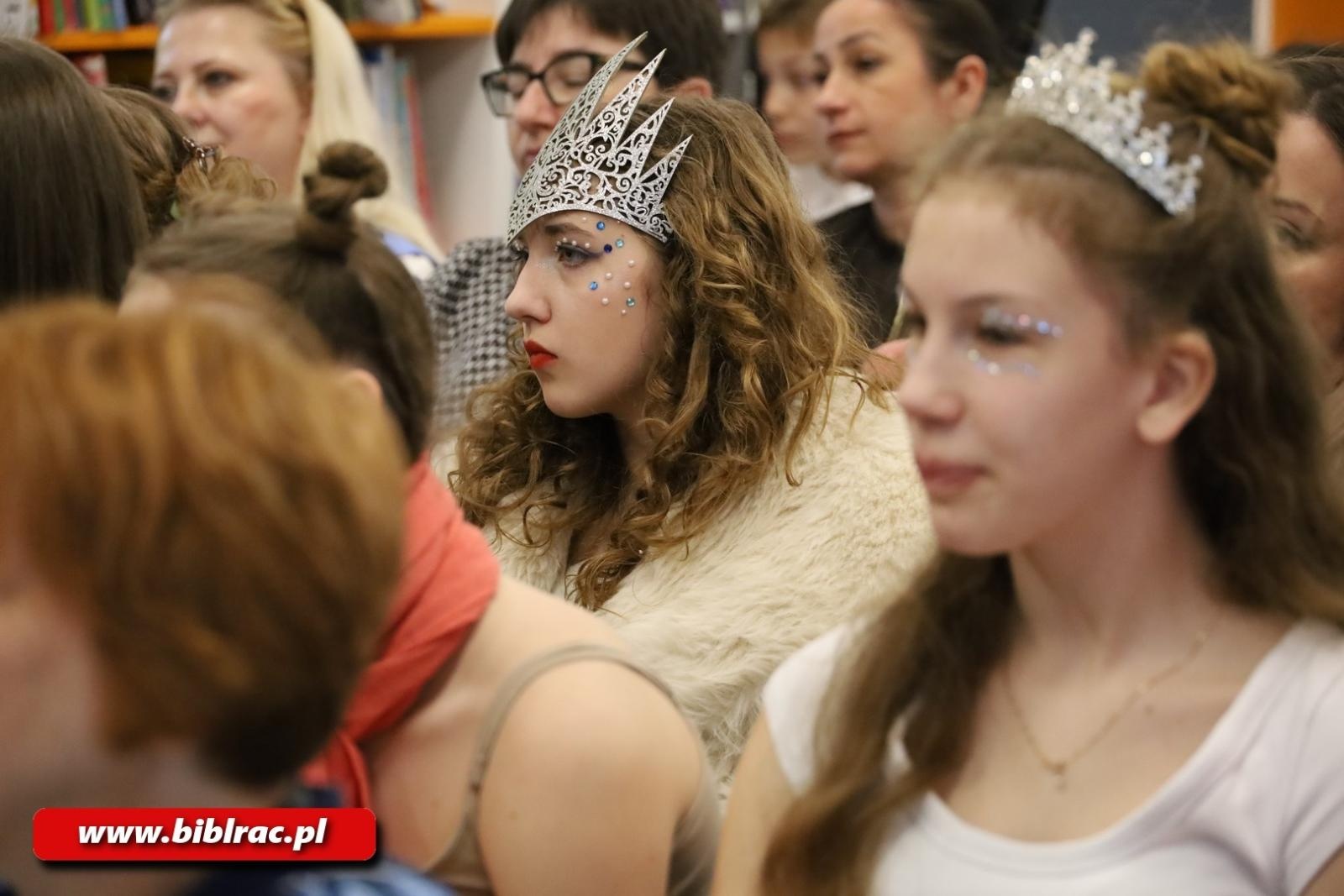 Zdjęcie w galerii na portalu naszraciborz.pl: Rekordowa liczba uczestników w turnieju z okazji Światowego Dnia Książki w bibliotece wiadomości z regionu
