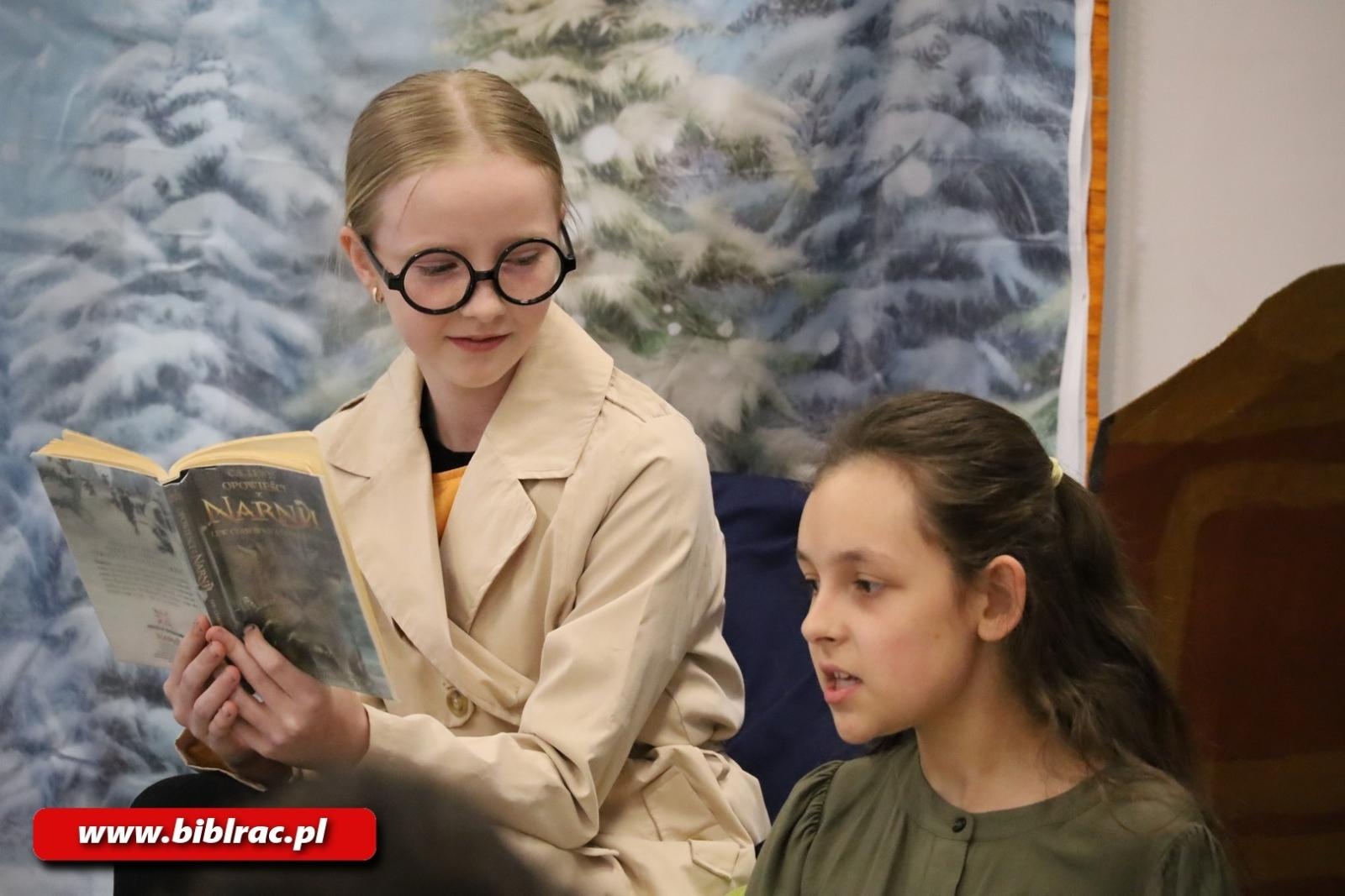 Zdjęcie w galerii na portalu naszraciborz.pl: Rekordowa liczba uczestników w turnieju z okazji Światowego Dnia Książki w bibliotece wiadomości z regionu