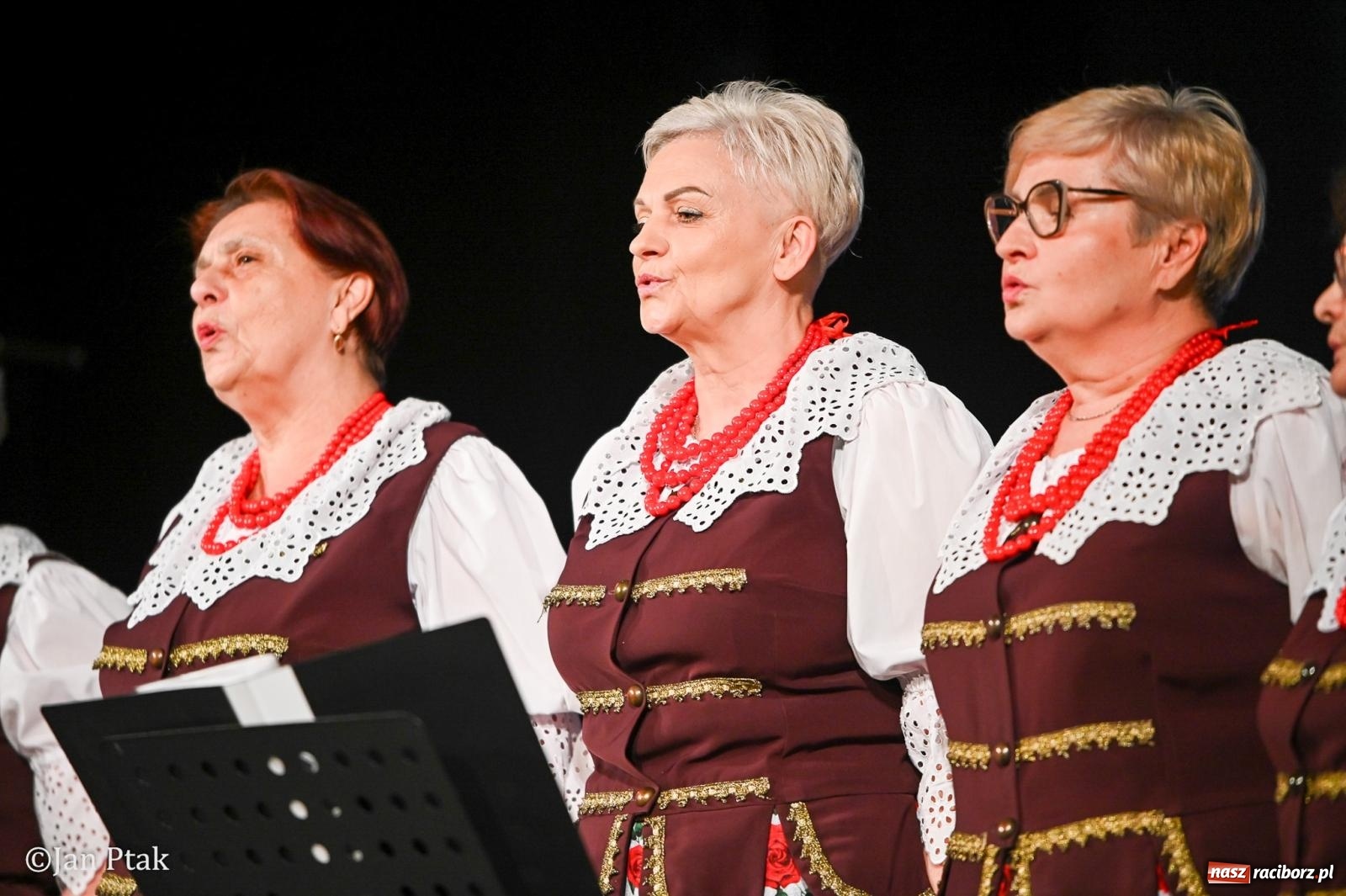 Zdjęcie w galerii na portalu naszraciborz.pl: Śląska tradycja wybrzmiała w Strzesze. Koncert pełen muzyki i folkloru wiadomości z regionu