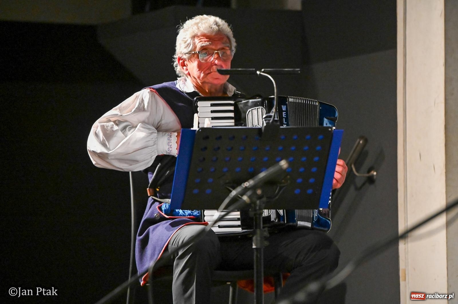 Zdjęcie w galerii na portalu naszraciborz.pl: Śląska tradycja wybrzmiała w Strzesze. Koncert pełen muzyki i folkloru wiadomości z regionu