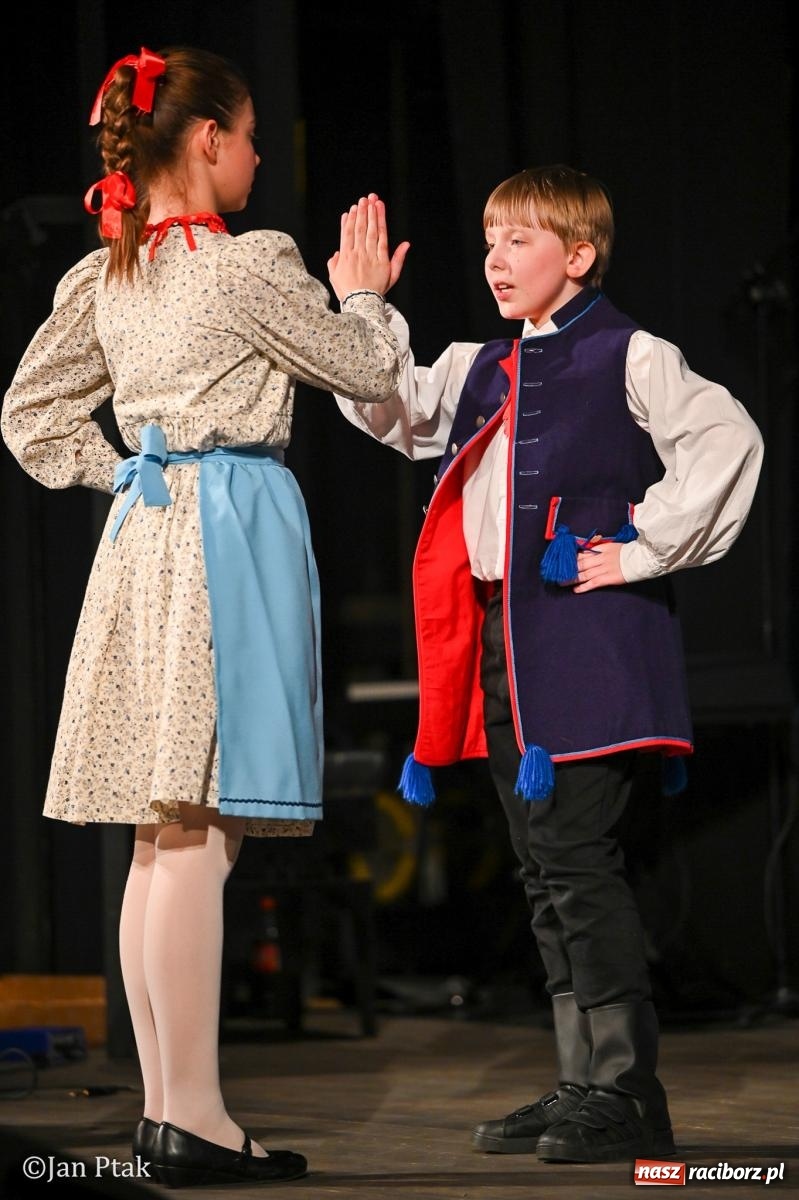 Zdjęcie w galerii na portalu naszraciborz.pl: Śląska tradycja wybrzmiała w Strzesze. Koncert pełen muzyki i folkloru wiadomości z regionu