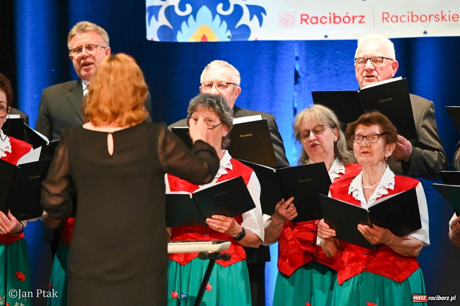 Zdjęcie w galerii na portalu naszraciborz.pl: Śląska tradycja wybrzmiała w Strzesze. Koncert pełen muzyki i folkloru wiadomości z regionu