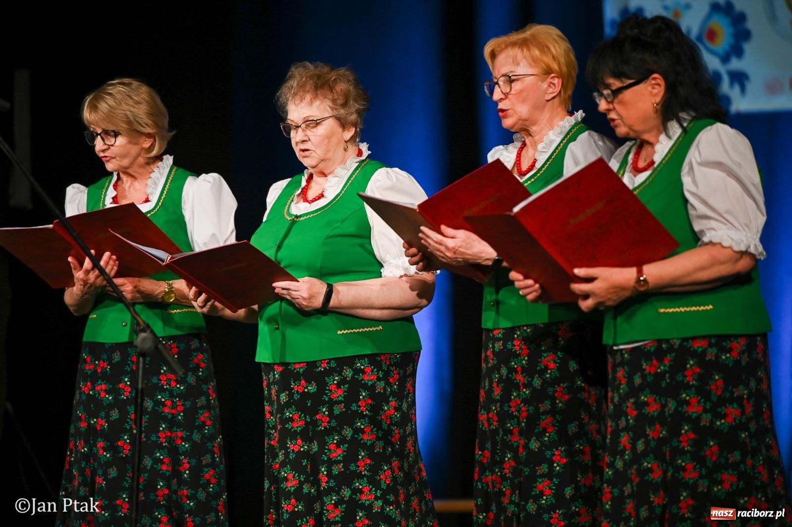 Zdjęcie w galerii na portalu naszraciborz.pl: Śląska tradycja wybrzmiała w Strzesze. Koncert pełen muzyki i folkloru wiadomości z regionu