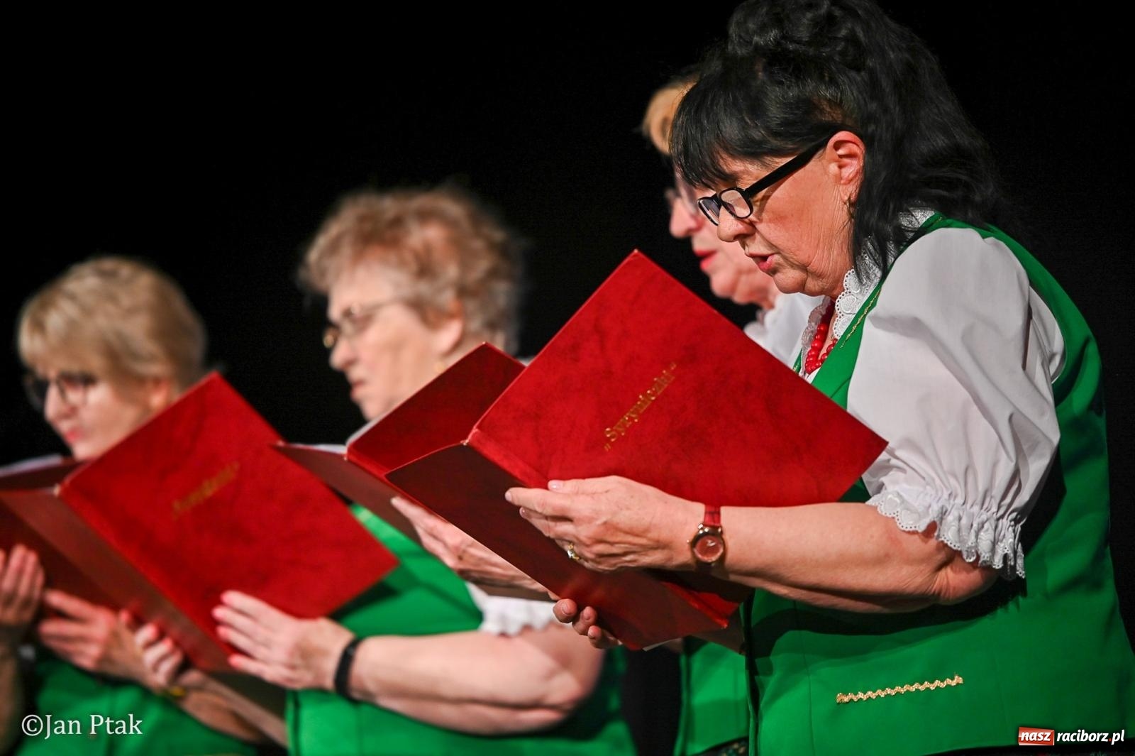 Zdjęcie w galerii na portalu naszraciborz.pl: Śląska tradycja wybrzmiała w Strzesze. Koncert pełen muzyki i folkloru wiadomości z regionu