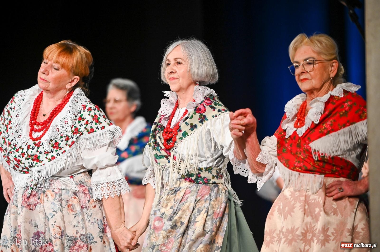 Zdjęcie w galerii na portalu naszraciborz.pl: Śląska tradycja wybrzmiała w Strzesze. Koncert pełen muzyki i folkloru wiadomości z regionu