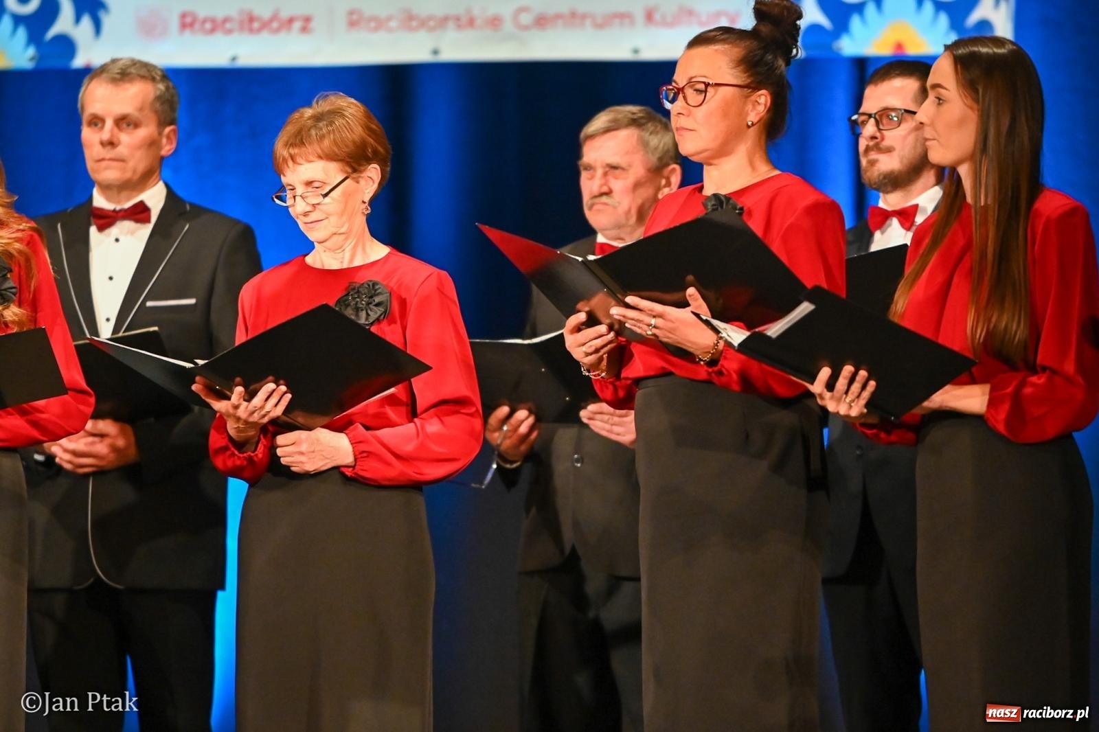 Zdjęcie w galerii na portalu naszraciborz.pl: Śląska tradycja wybrzmiała w Strzesze. Koncert pełen muzyki i folkloru wiadomości z regionu
