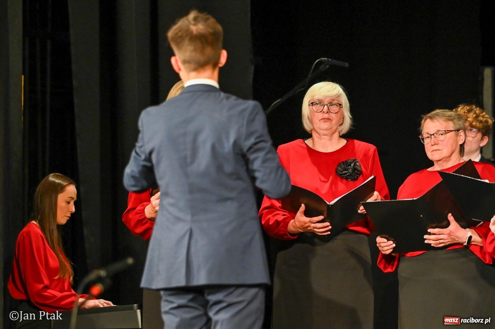 Zdjęcie w galerii na portalu naszraciborz.pl: Śląska tradycja wybrzmiała w Strzesze. Koncert pełen muzyki i folkloru wiadomości z regionu