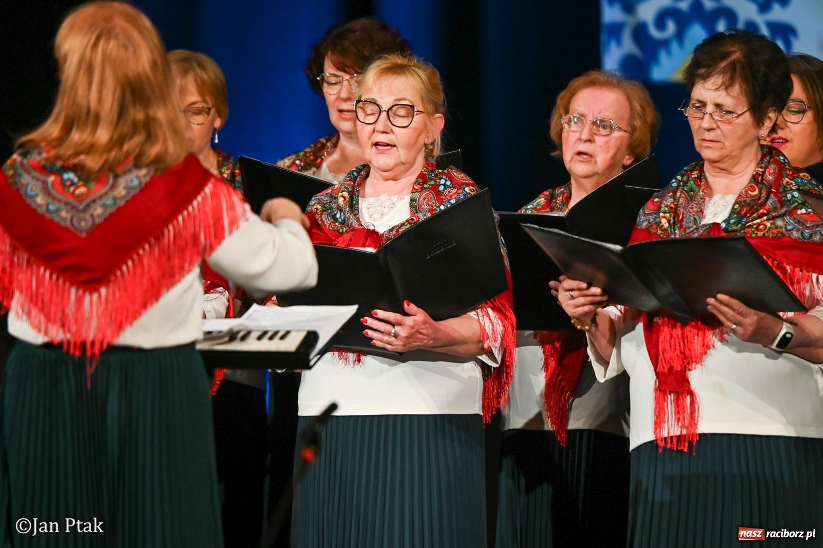 Zdjęcie w galerii na portalu naszraciborz.pl: Śląska tradycja wybrzmiała w Strzesze. Koncert pełen muzyki i folkloru wiadomości z regionu