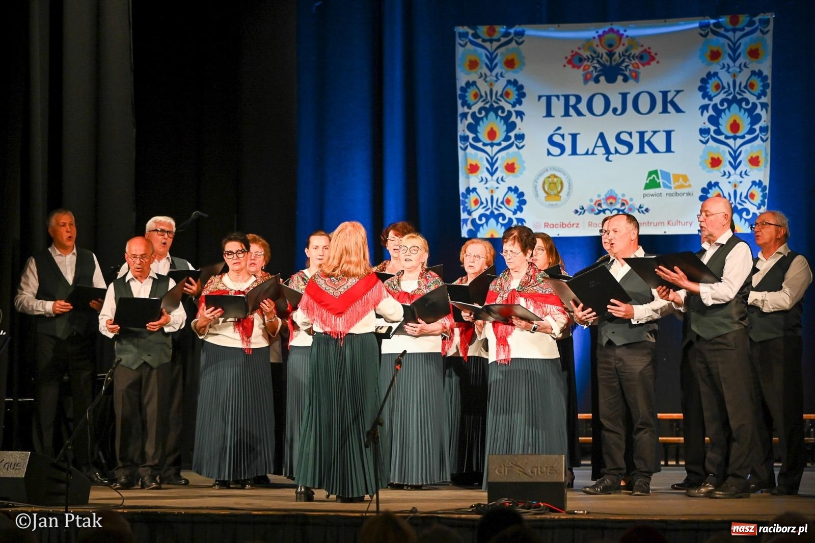 Zdjęcie w galerii na portalu naszraciborz.pl: Śląska tradycja wybrzmiała w Strzesze. Koncert pełen muzyki i folkloru wiadomości z regionu