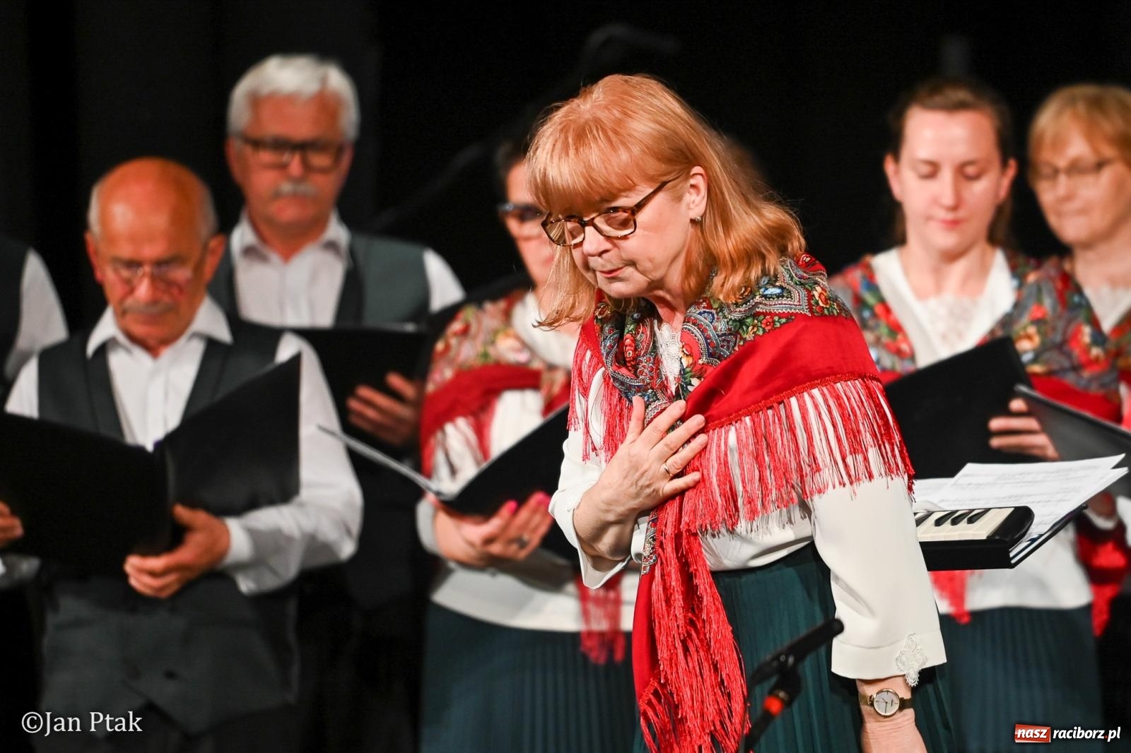 Zdjęcie w galerii na portalu naszraciborz.pl: Śląska tradycja wybrzmiała w Strzesze. Koncert pełen muzyki i folkloru wiadomości z regionu