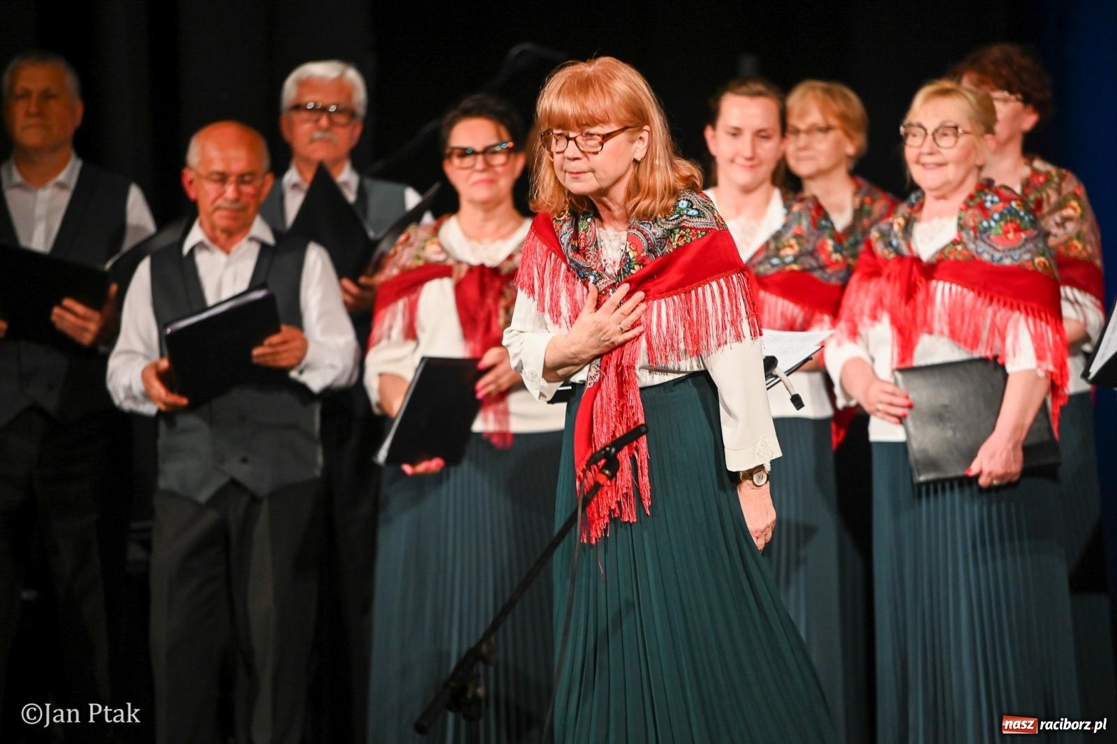 Zdjęcie w galerii na portalu naszraciborz.pl: Śląska tradycja wybrzmiała w Strzesze. Koncert pełen muzyki i folkloru wiadomości z regionu