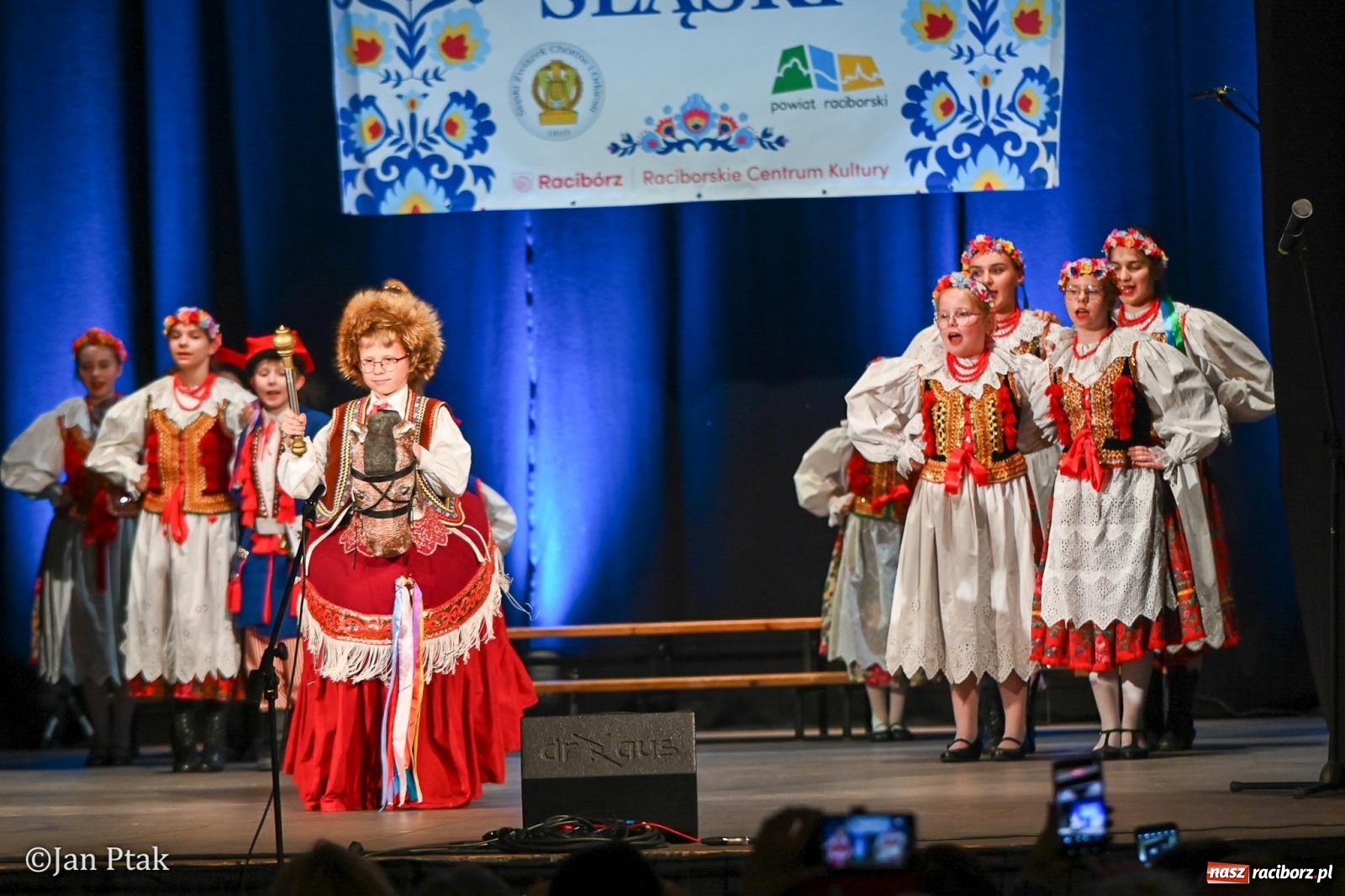 Zdjęcie w galerii na portalu naszraciborz.pl: Śląska tradycja wybrzmiała w Strzesze. Koncert pełen muzyki i folkloru wiadomości z regionu