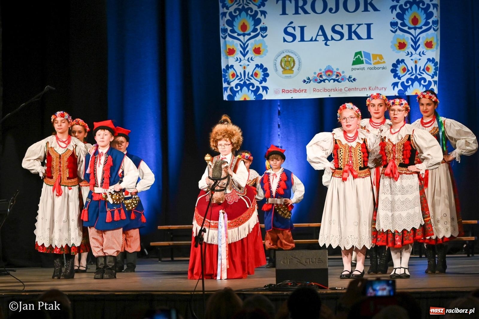Zdjęcie w galerii na portalu naszraciborz.pl: Śląska tradycja wybrzmiała w Strzesze. Koncert pełen muzyki i folkloru wiadomości z regionu