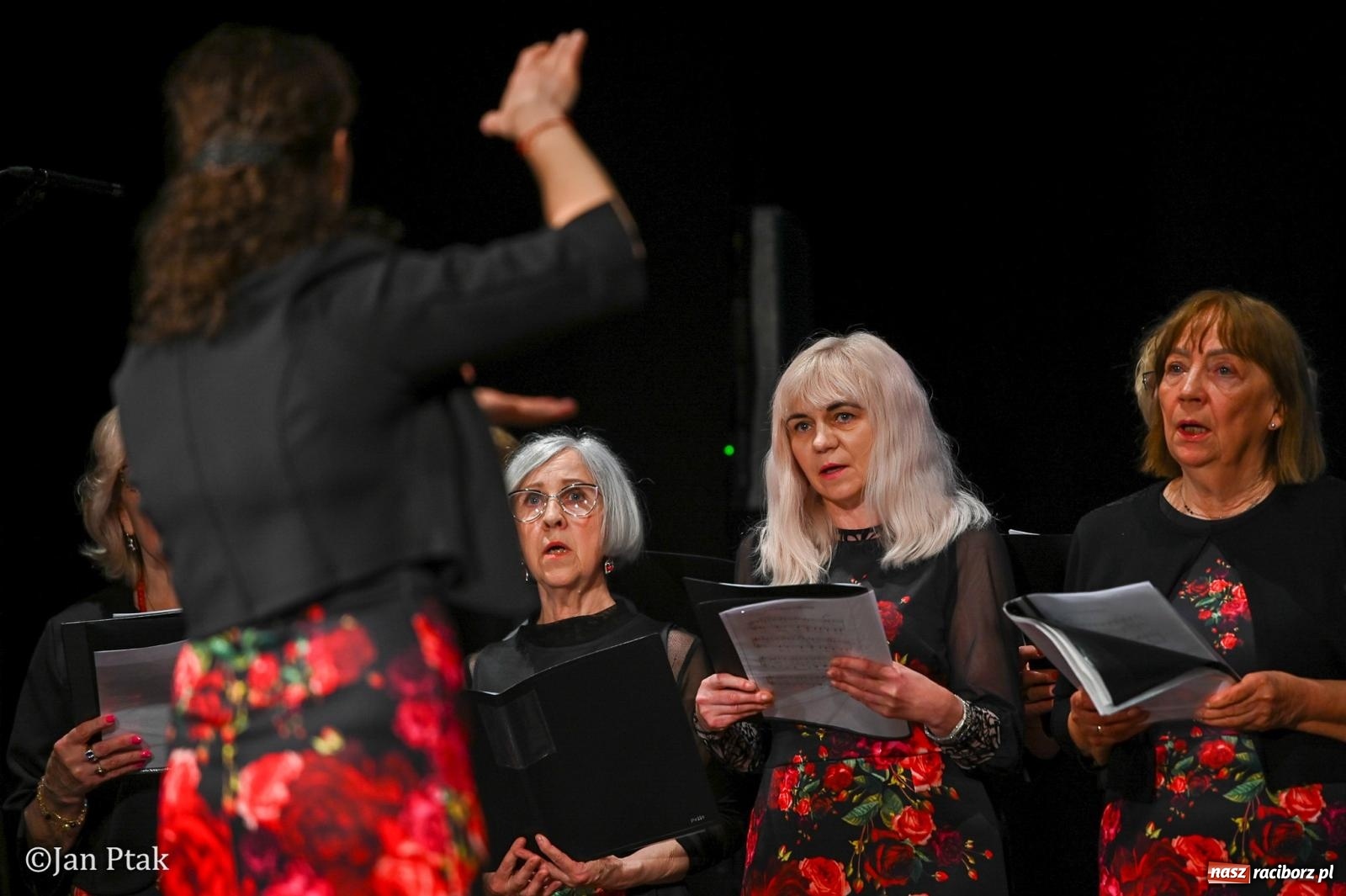 Zdjęcie w galerii na portalu naszraciborz.pl: Śląska tradycja wybrzmiała w Strzesze. Koncert pełen muzyki i folkloru wiadomości z regionu