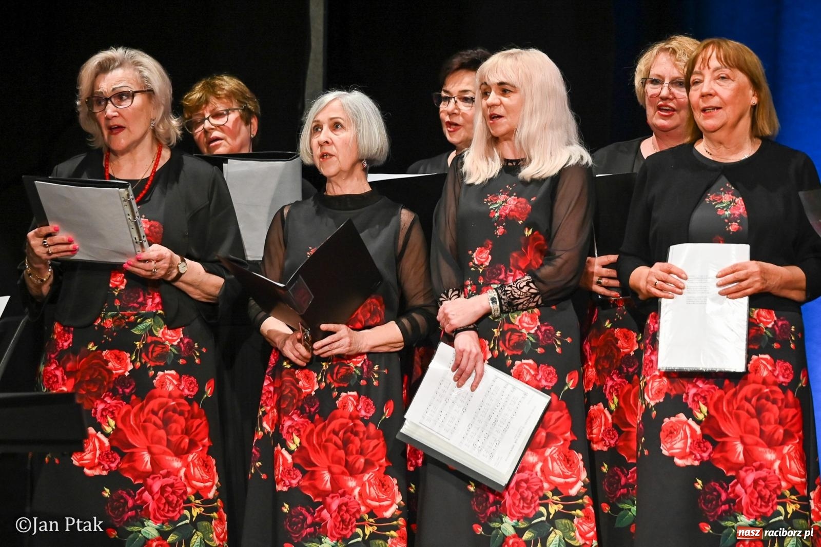 Zdjęcie w galerii na portalu naszraciborz.pl: Śląska tradycja wybrzmiała w Strzesze. Koncert pełen muzyki i folkloru wiadomości z regionu