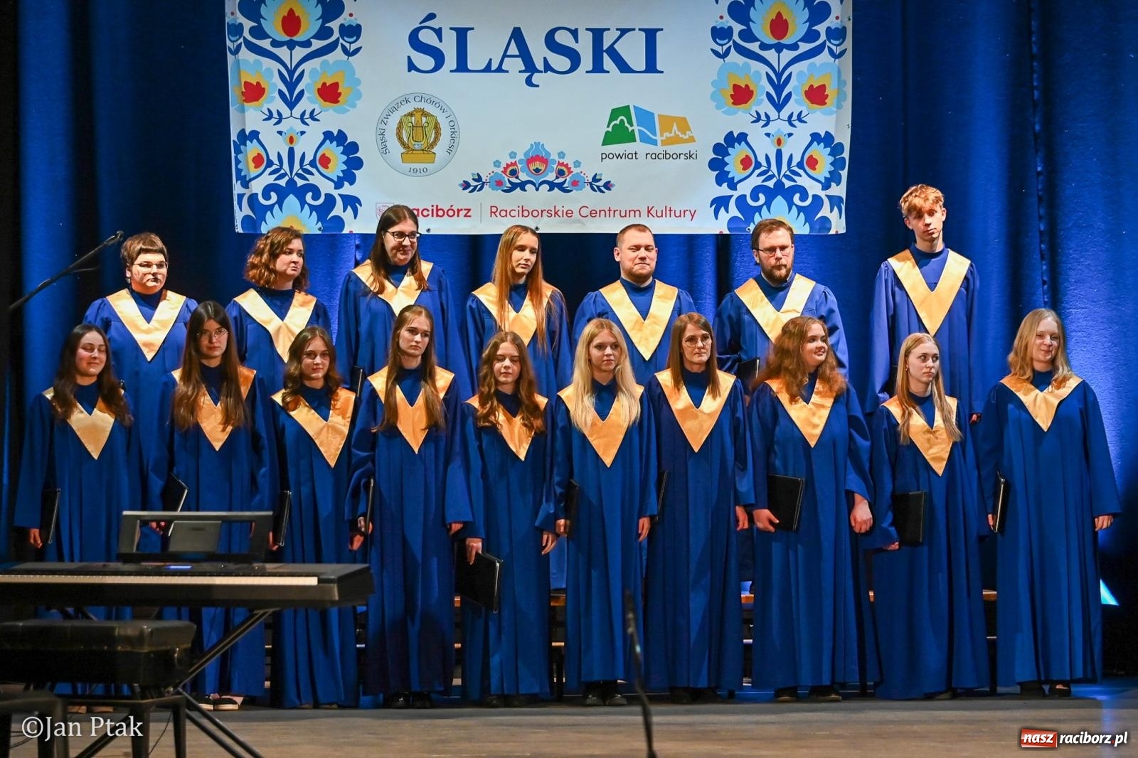 Zdjęcie w galerii na portalu naszraciborz.pl: Śląska tradycja wybrzmiała w Strzesze. Koncert pełen muzyki i folkloru wiadomości z regionu