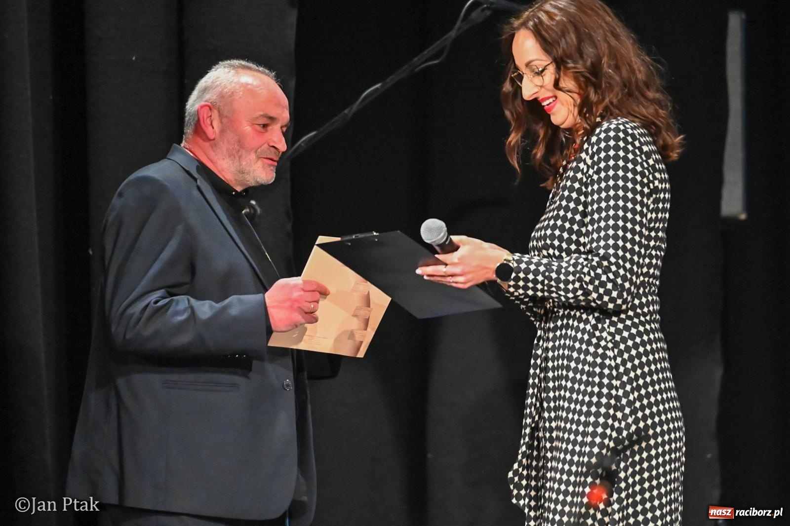 Zdjęcie w galerii na portalu naszraciborz.pl: Śląska tradycja wybrzmiała w Strzesze. Koncert pełen muzyki i folkloru wiadomości z regionu