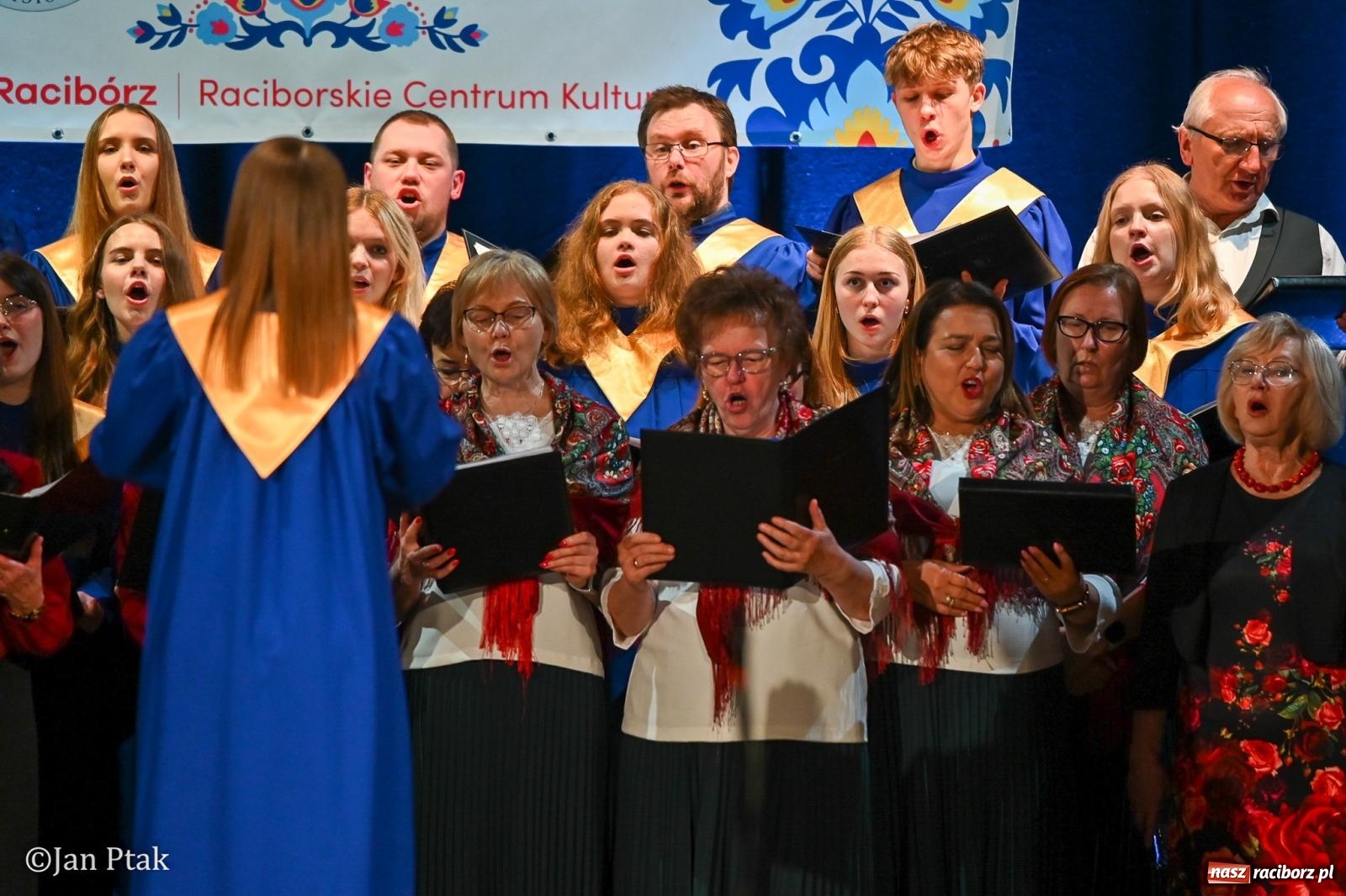 Zdjęcie w galerii na portalu naszraciborz.pl: Śląska tradycja wybrzmiała w Strzesze. Koncert pełen muzyki i folkloru wiadomości z regionu
