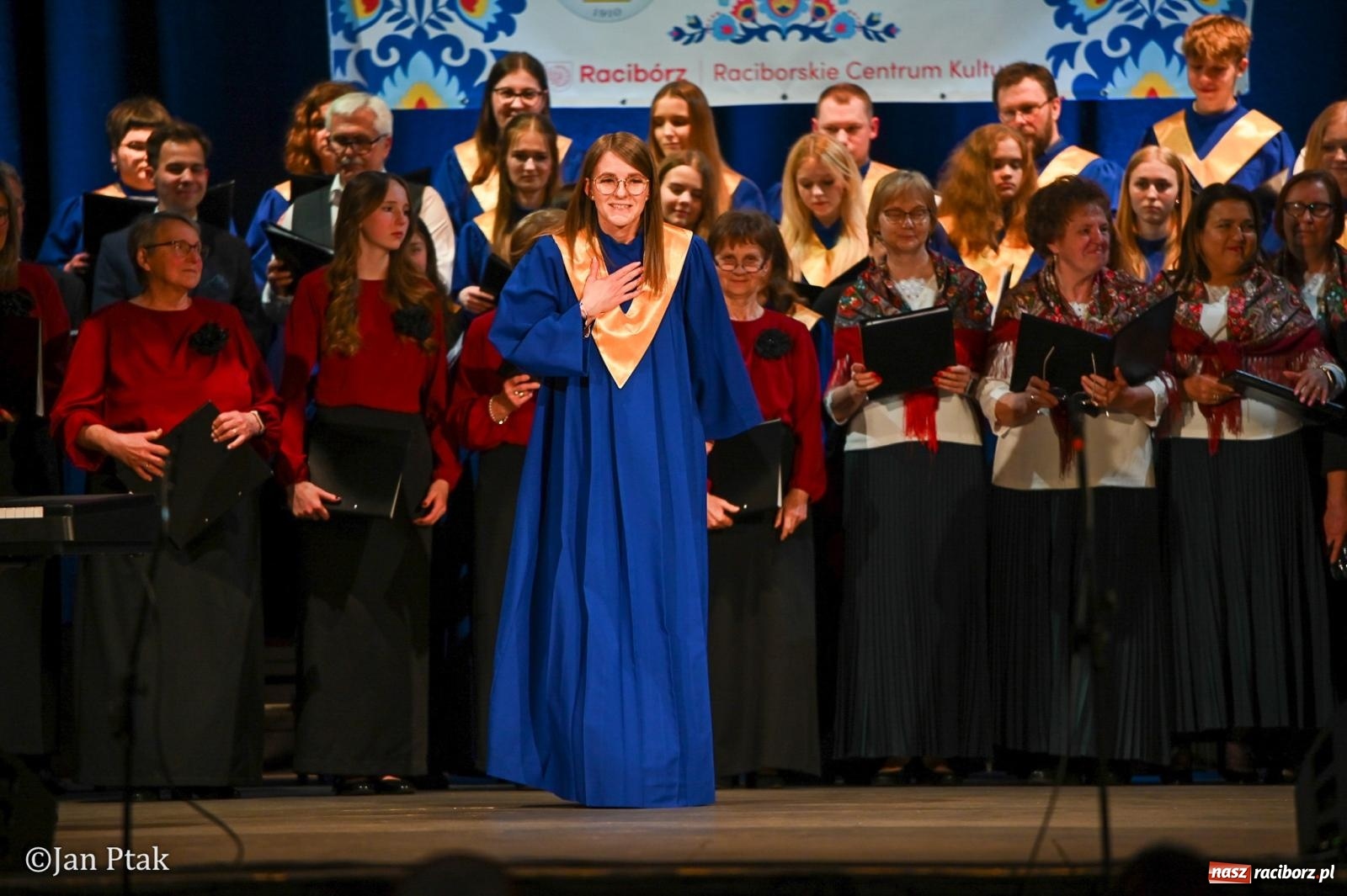 Zdjęcie w galerii na portalu naszraciborz.pl: Śląska tradycja wybrzmiała w Strzesze. Koncert pełen muzyki i folkloru wiadomości z regionu