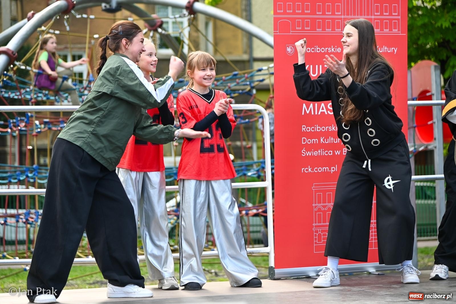 Zdjęcie w galerii na portalu naszraciborz.pl: Racibórz dla planety. Podsumowanie Dnia Ziemi w Ogródku Jordanowskim wiadomości z regionu