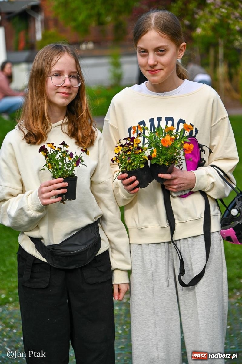 Zdjęcie w galerii na portalu naszraciborz.pl: Racibórz dla planety. Podsumowanie Dnia Ziemi w Ogródku Jordanowskim wiadomości z regionu