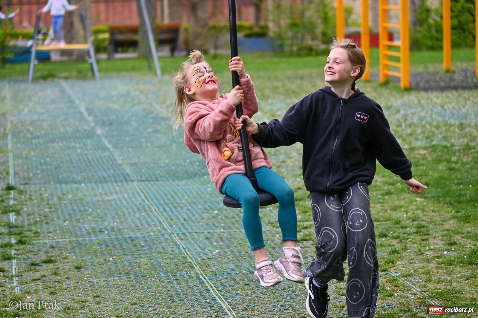 Zdjęcie w galerii na portalu naszraciborz.pl: Racibórz dla planety. Podsumowanie Dnia Ziemi w Ogródku Jordanowskim wiadomości z regionu