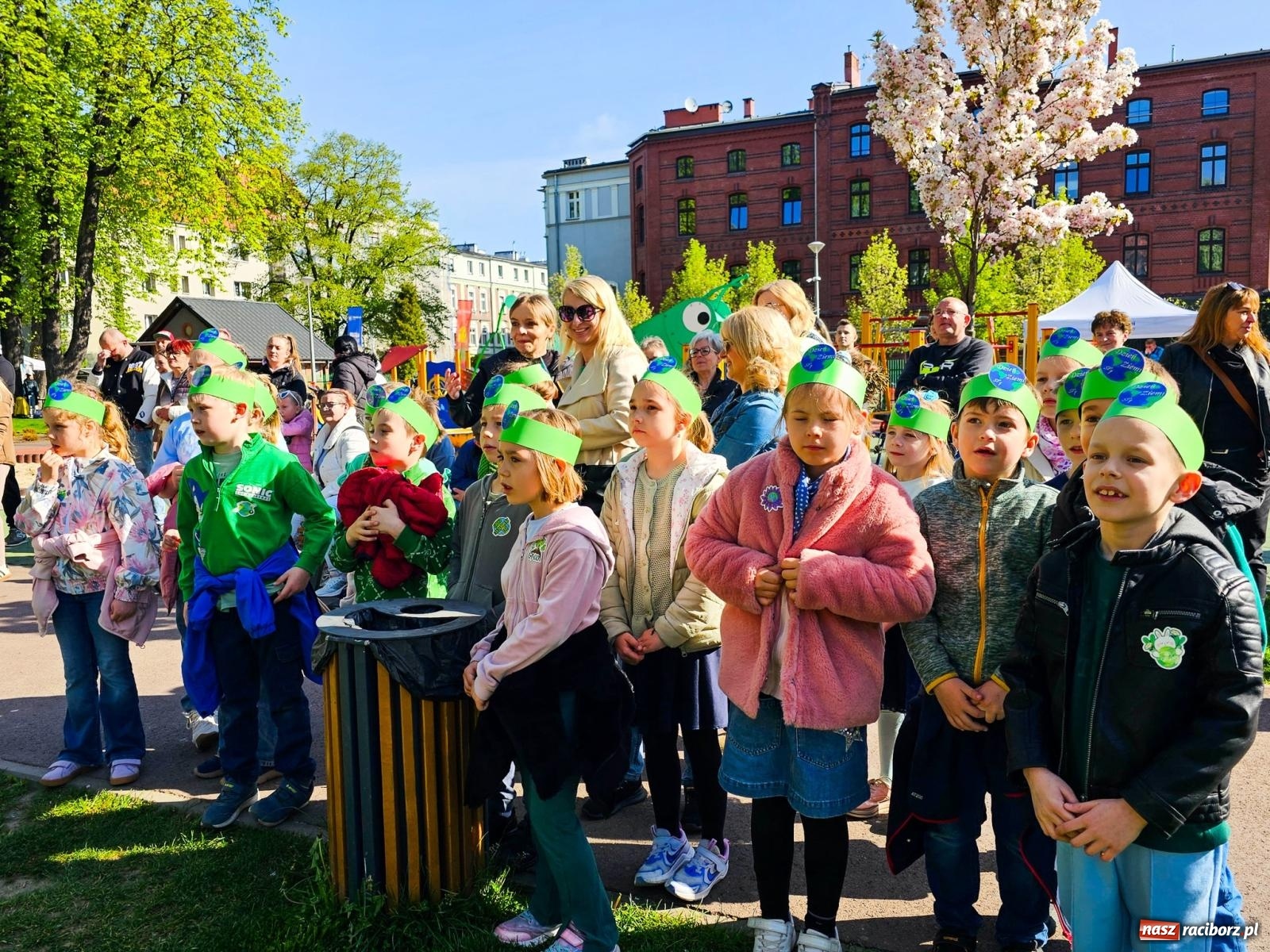 Zdjęcie w galerii na portalu naszraciborz.pl: Racibórz dla planety. Podsumowanie Dnia Ziemi w Ogródku Jordanowskim wiadomości z regionu