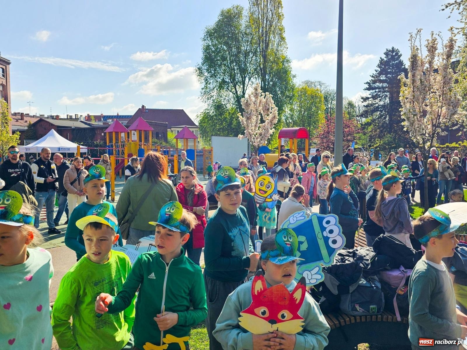 Zdjęcie w galerii na portalu naszraciborz.pl: Racibórz dla planety. Podsumowanie Dnia Ziemi w Ogródku Jordanowskim wiadomości z regionu