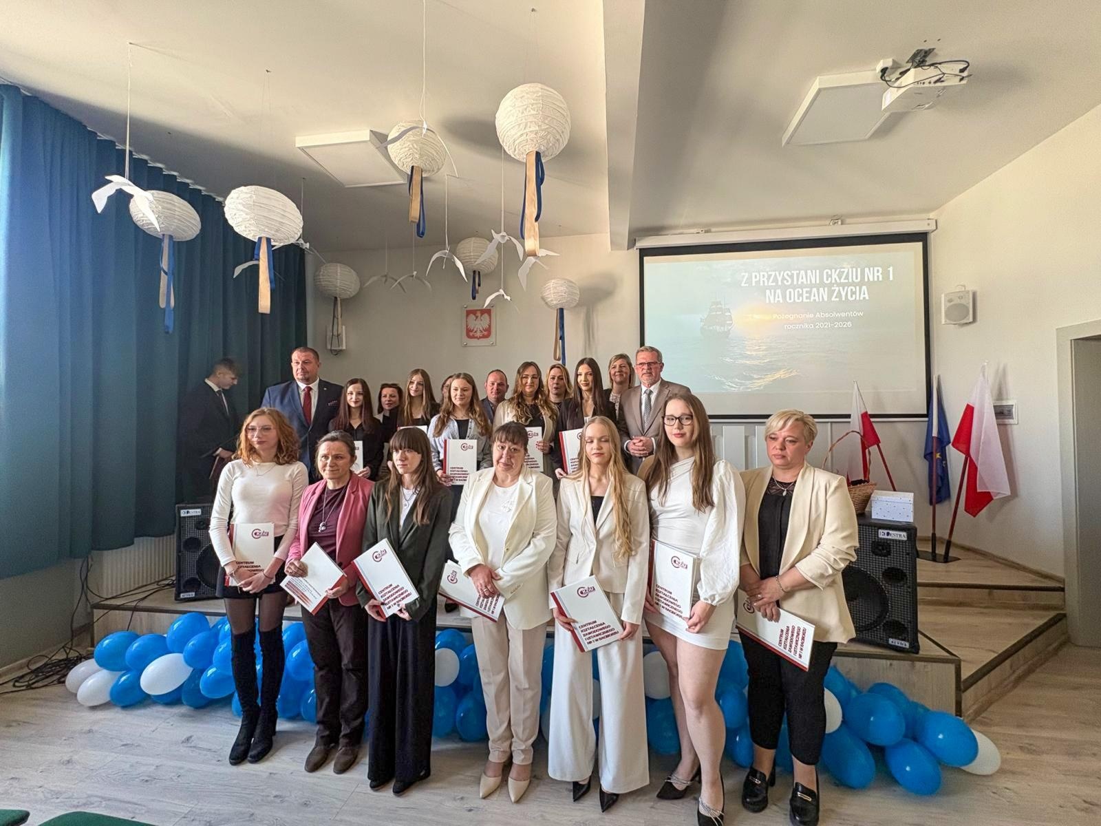 Zdjęcie w galerii na portalu naszraciborz.pl: Pożegnania nadszedł czas. Maturzyści na ostatniej prostej przed egzaminem dojrzałości wiadomości z regionu