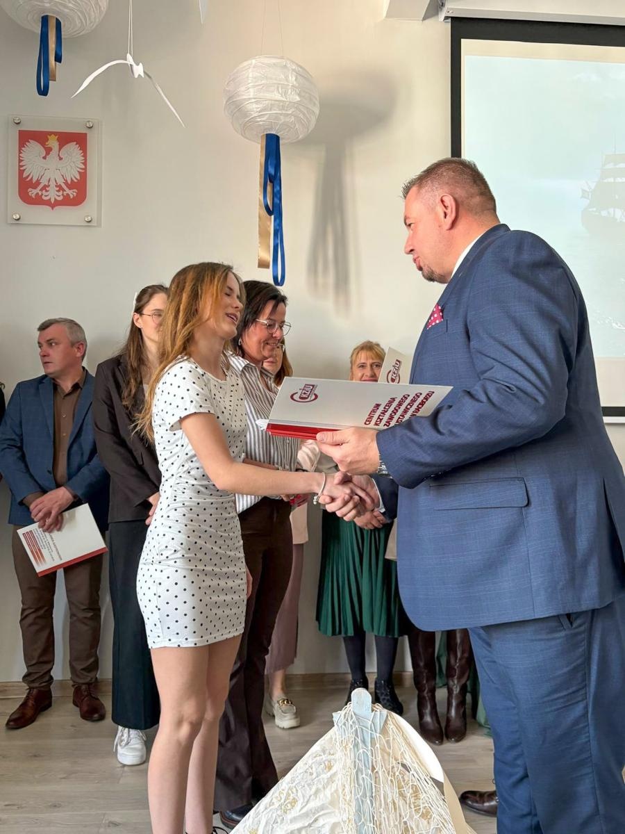 Zdjęcie w galerii na portalu naszraciborz.pl: Pożegnania nadszedł czas. Maturzyści na ostatniej prostej przed egzaminem dojrzałości wiadomości z regionu