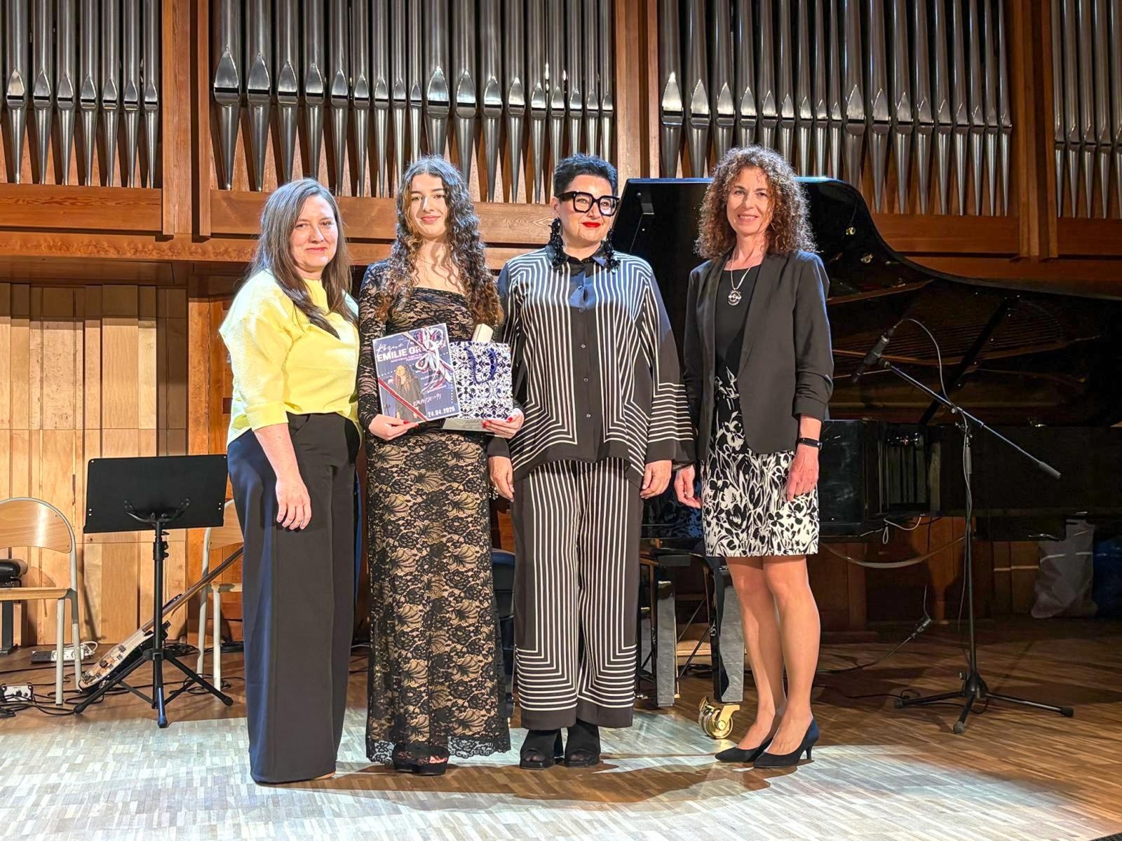 Zdjęcie w galerii na portalu naszraciborz.pl: Pożegnania nadszedł czas. Maturzyści na ostatniej prostej przed egzaminem dojrzałości wiadomości z regionu