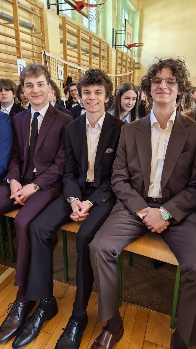 Zdjęcie w galerii na portalu naszraciborz.pl: Pożegnania nadszedł czas. Maturzyści na ostatniej prostej przed egzaminem dojrzałości wiadomości z regionu