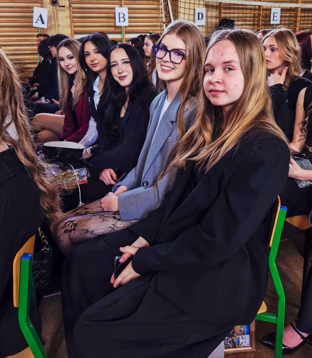 Zdjęcie w galerii na portalu naszraciborz.pl: Pożegnania nadszedł czas. Maturzyści na ostatniej prostej przed egzaminem dojrzałości wiadomości z regionu