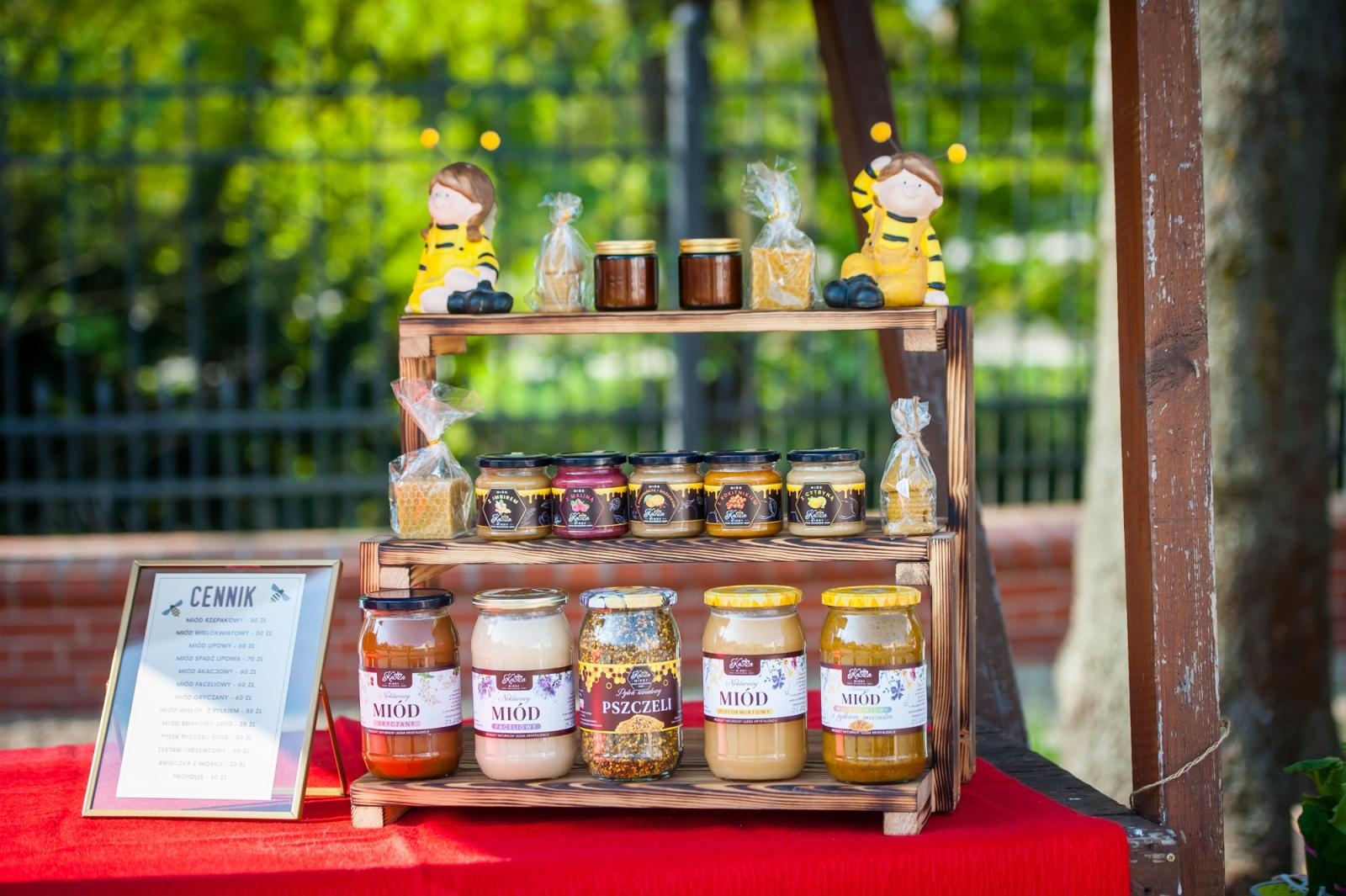 Zdjęcie w galerii na portalu naszraciborz.pl: Ruszył wiosenny jarmark na Zamku Piastowskim w Raciborzu wiadomości z regionu